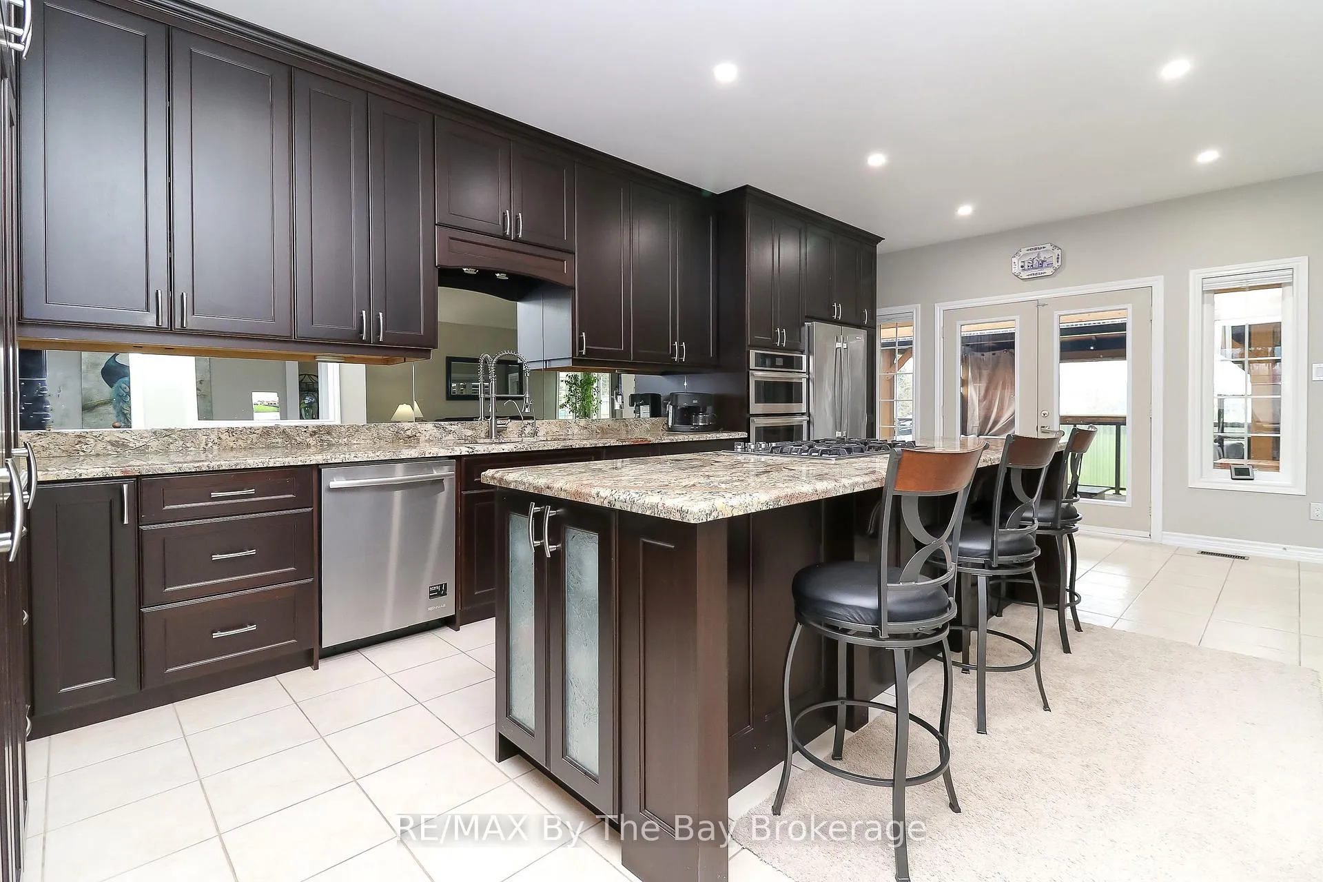 Photo 6 of 37 Walnut Drive, Wasaga Beach — HOMEH