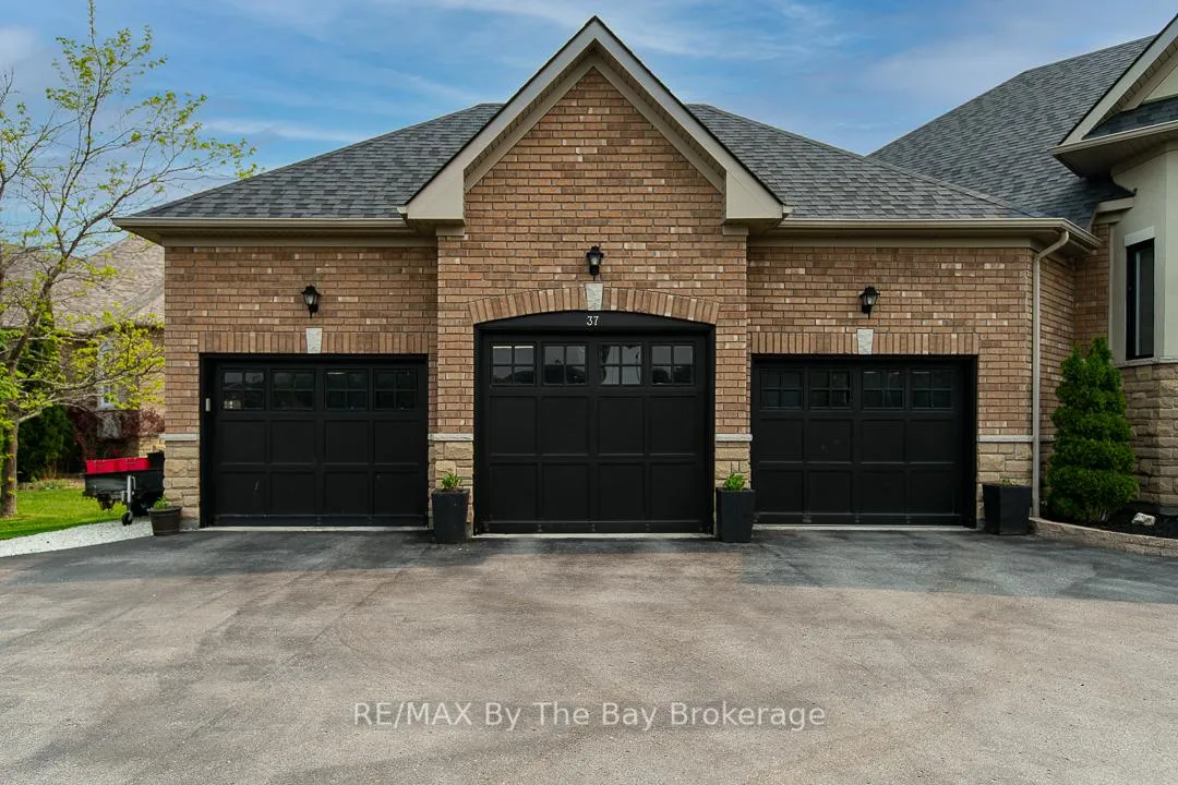 Photo 9 of 37 Walnut Drive, Wasaga Beach — HOMEH