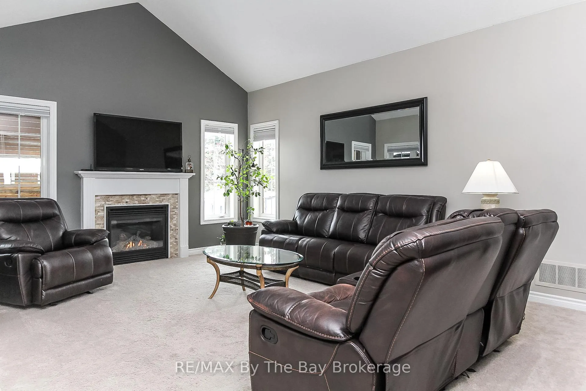 Photo 23 of 37 Walnut Drive, Wasaga Beach — HOMEH