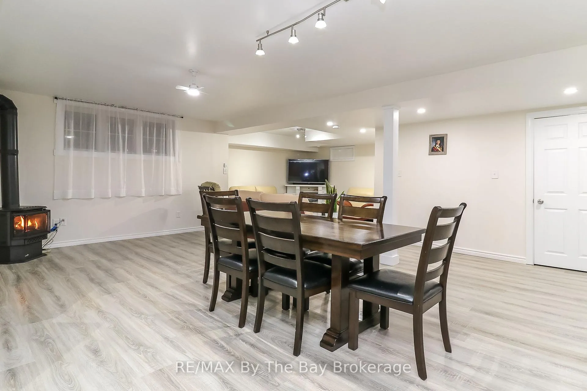 Photo 43 of 37 Walnut Drive, Wasaga Beach — HOMEH