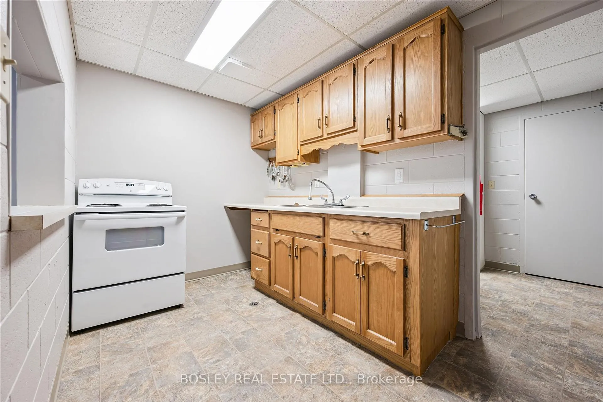 Photo 21 of Unit 102, 67 Breckenridge Drive, Kitchener — HOMEH