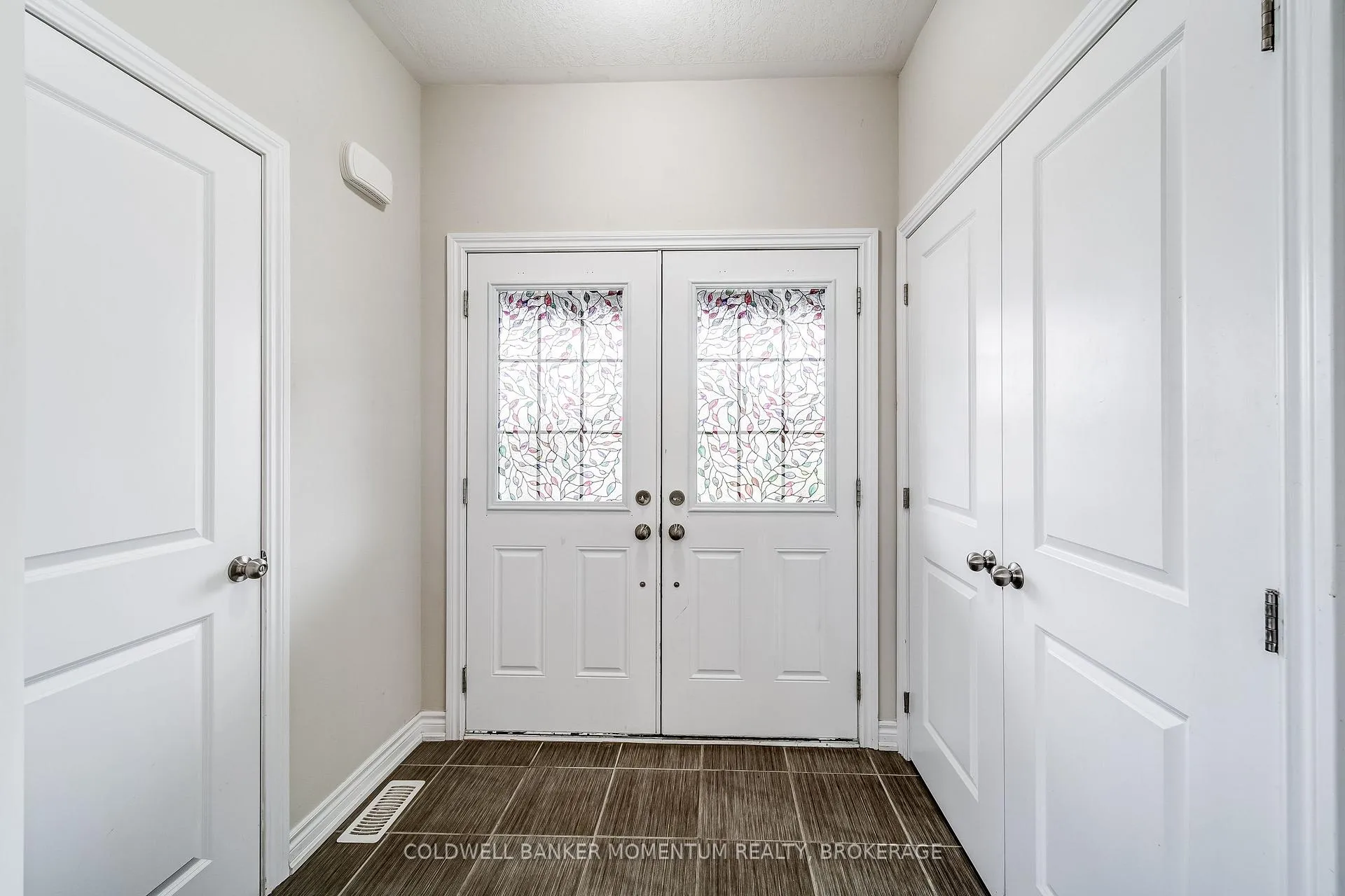 Photo 4 of 139 Isabella Drive, Orillia — HOMEH