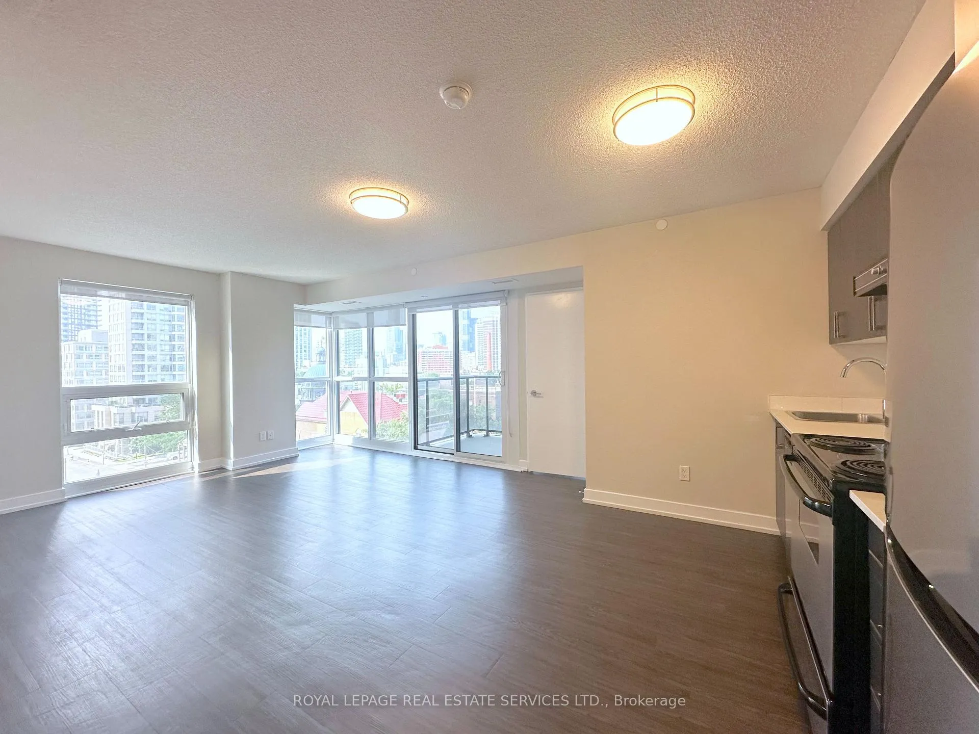 Photo 3 of Unit 702, 561 Sherbourne Street, Toronto, North St. James Town — HOMEH