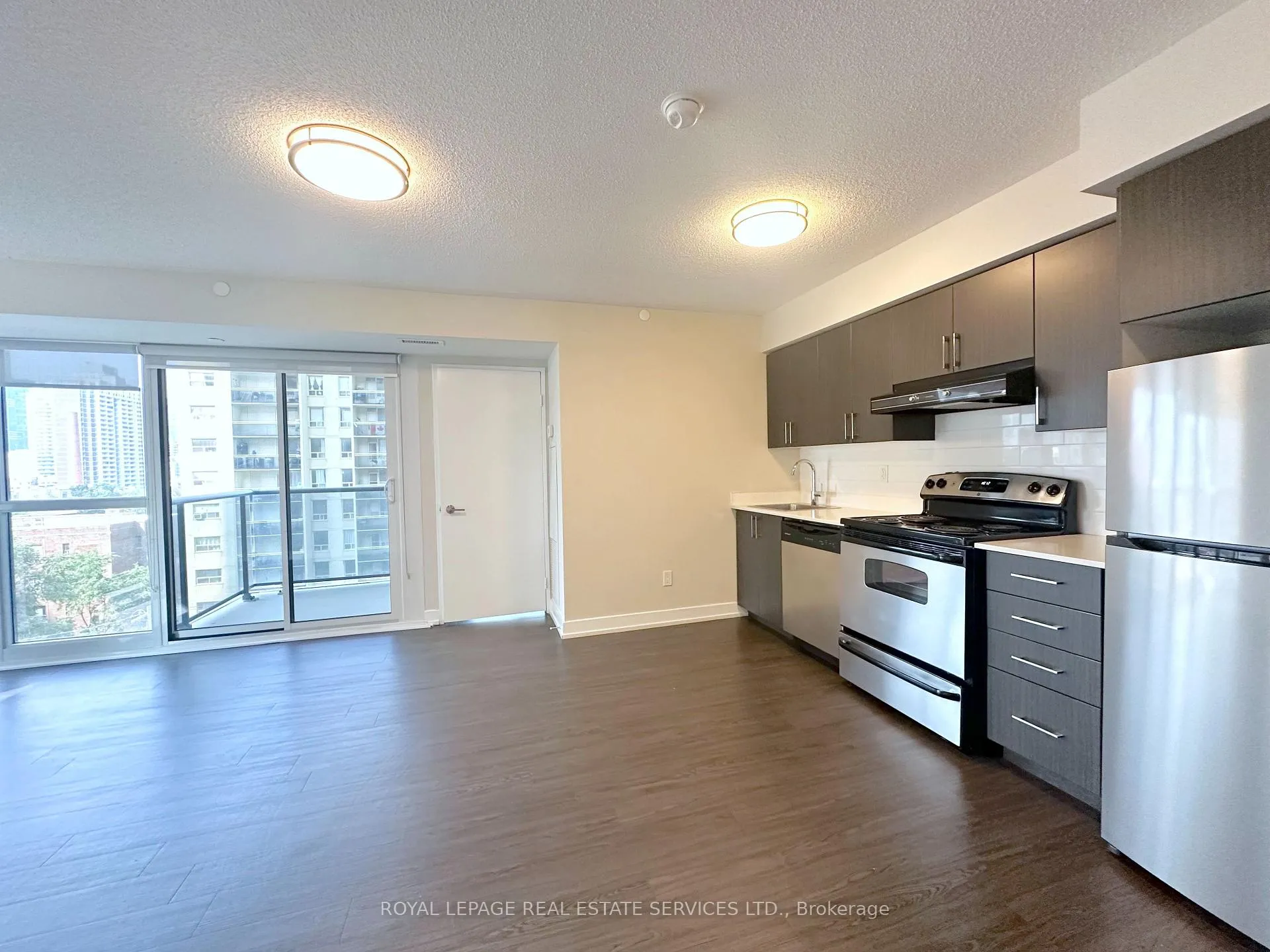 Photo 5 of Unit 702, 561 Sherbourne Street, Toronto, North St. James Town — HOMEH