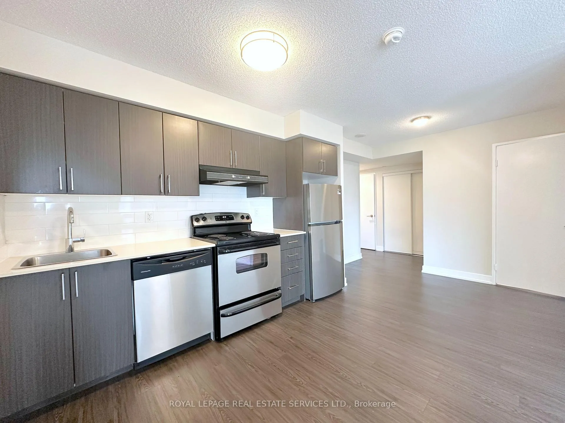 Photo 6 of Unit 702, 561 Sherbourne Street, Toronto, North St. James Town — HOMEH