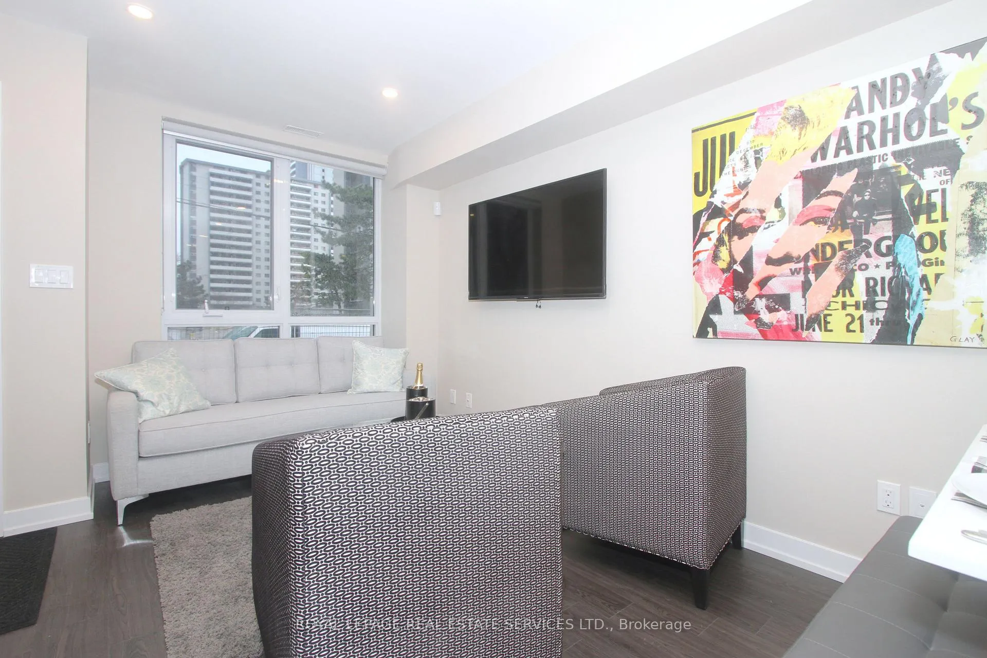 Photo 5 of 282 Bleecker Street, Toronto, North St. James Town — HOMEH