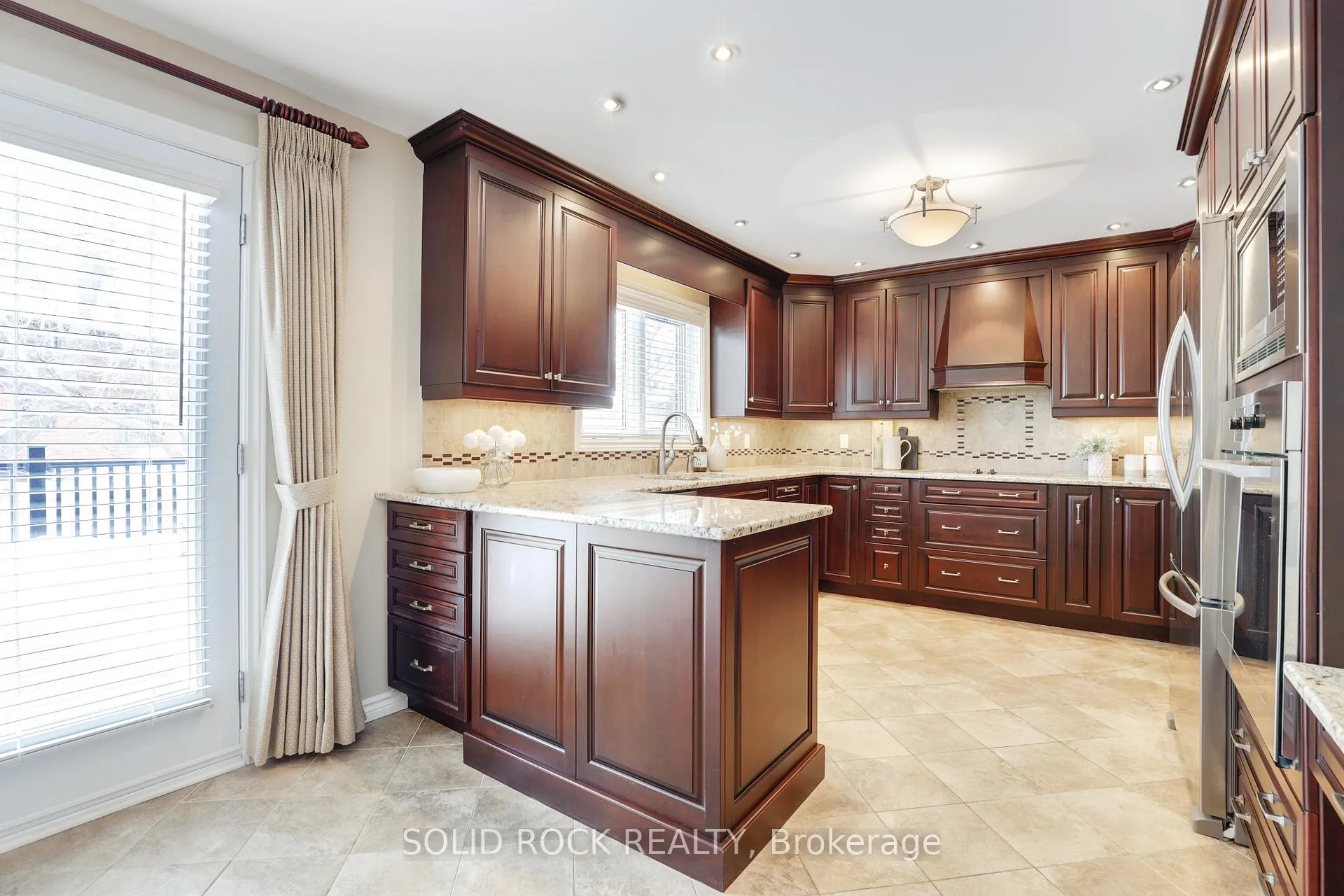 Photo 9 of 26 Paula Crescent, Ottawa, Sheahan Estates/Trend Village — HOMEH