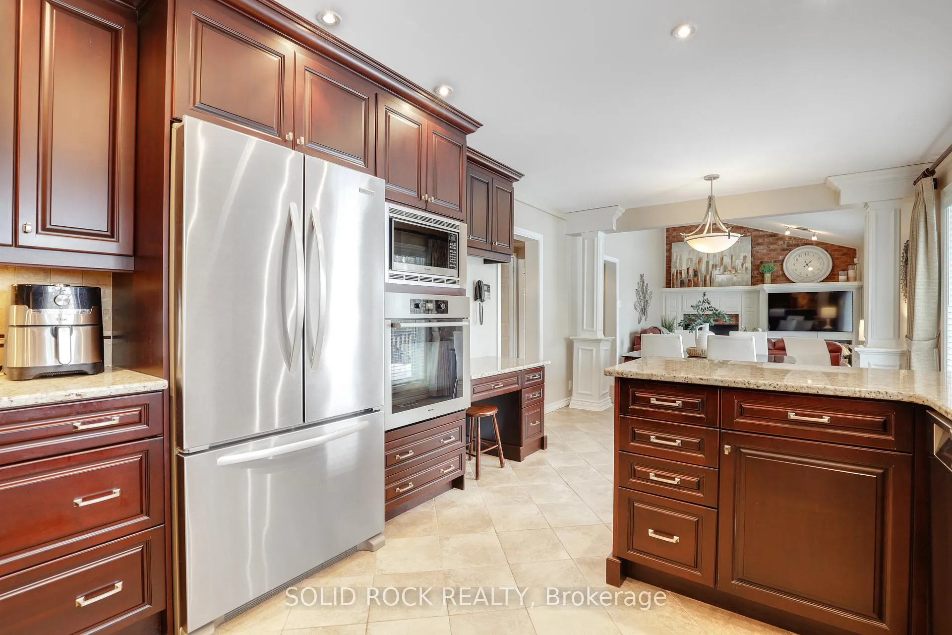Photo 10 of 26 Paula Crescent, Ottawa, Sheahan Estates/Trend Village — HOMEH