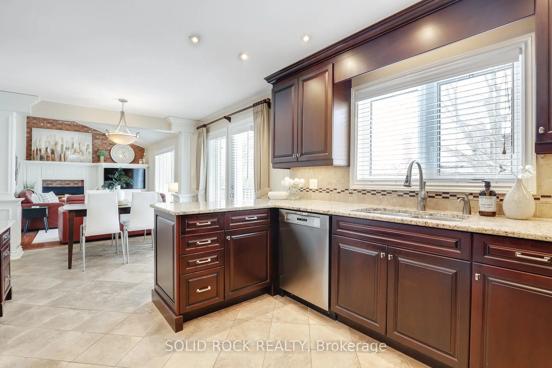 Photo 11 of 26 Paula Crescent, Ottawa, Sheahan Estates/Trend Village — HOMEH
