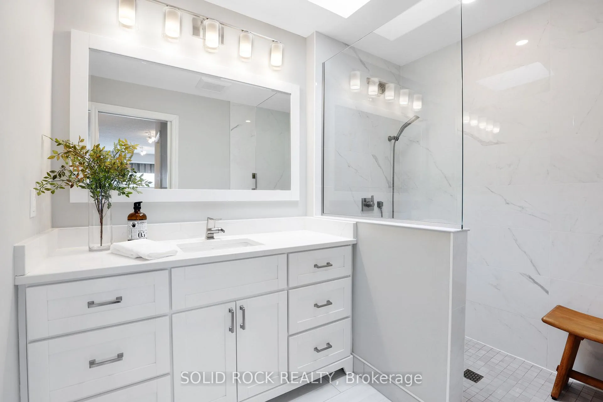 Photo 20 of 26 Paula Crescent, Ottawa, Sheahan Estates/Trend Village — HOMEH