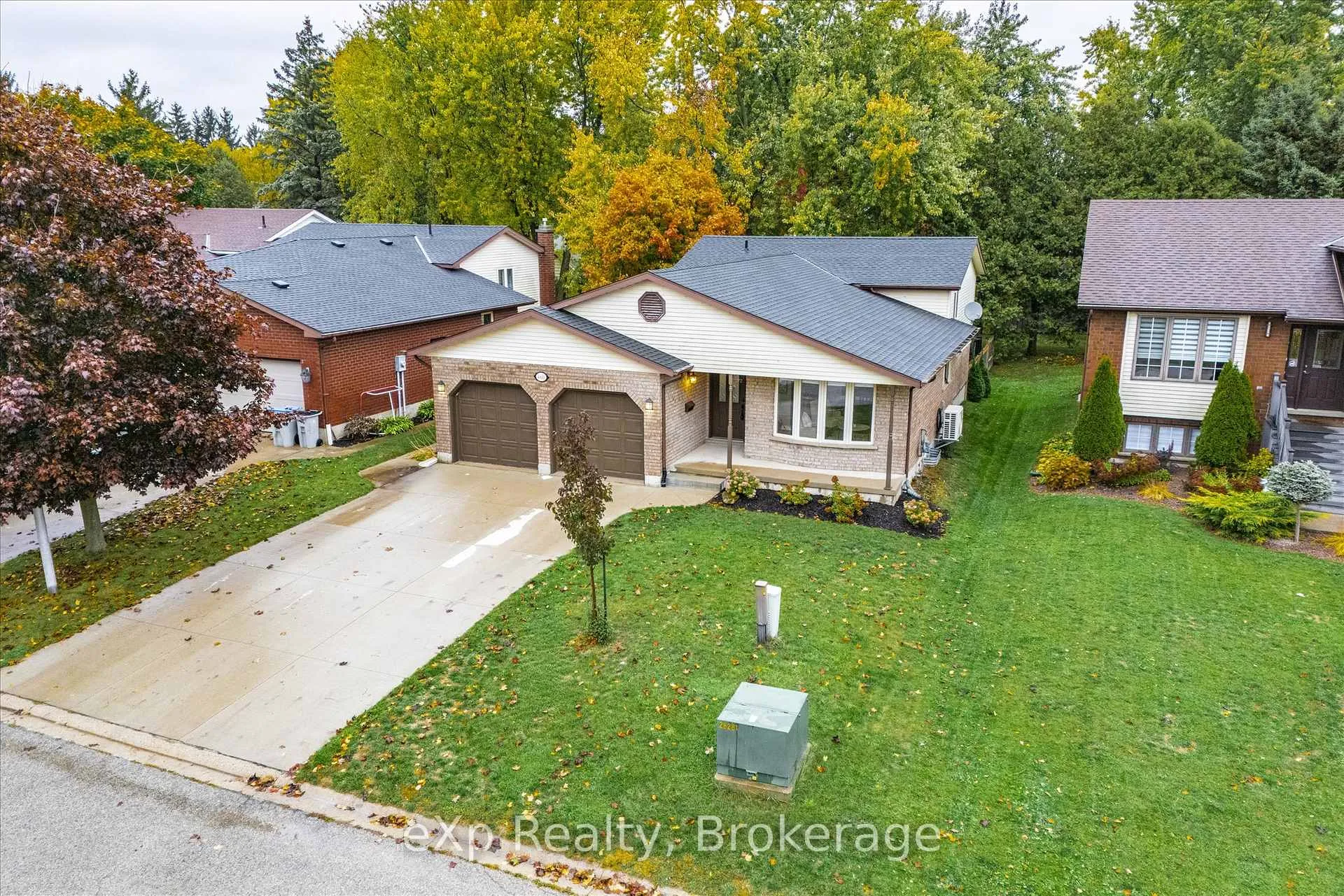 Photo 4 of 660 Maple Avenue N, North Perth, Listowel — HOMEH