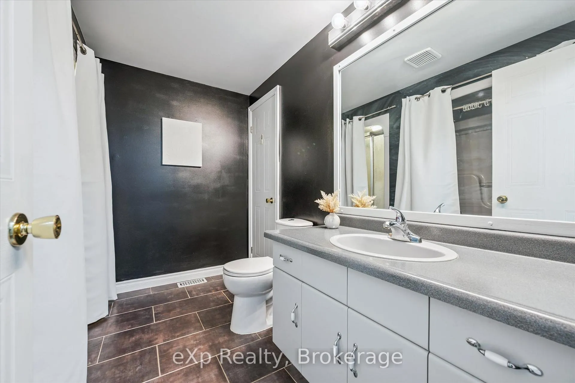 Photo 21 of 660 Maple Avenue N, North Perth, Listowel — HOMEH