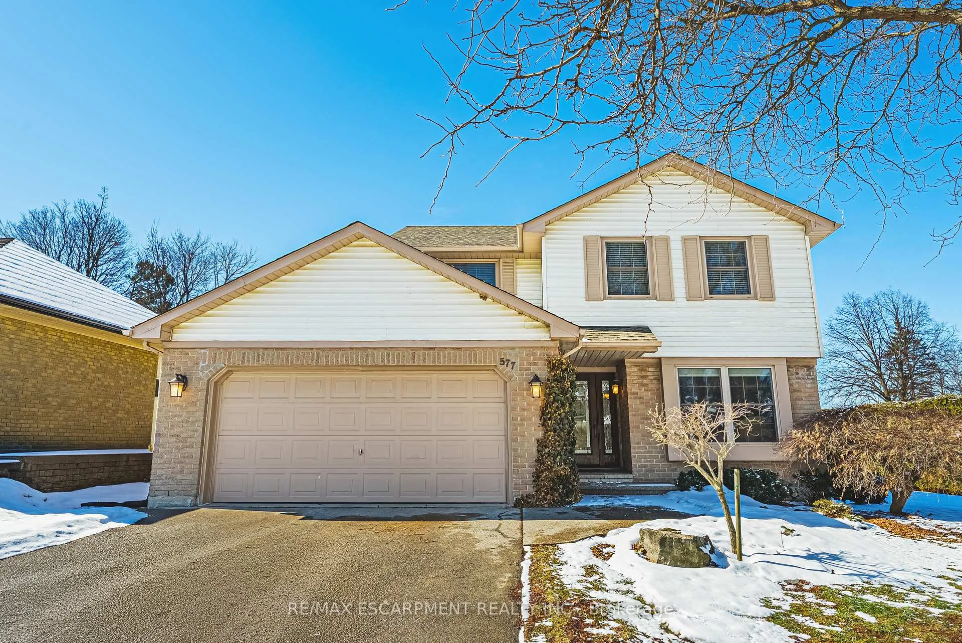 Photo 1 of 577 Tomahawk Crescent, Hamilton, Ancaster — HOMEH