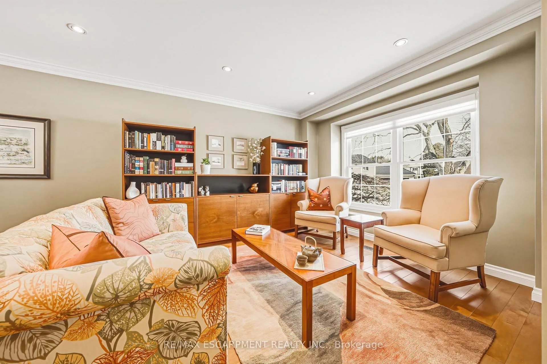 Photo 6 of 577 Tomahawk Crescent, Hamilton, Ancaster — HOMEH
