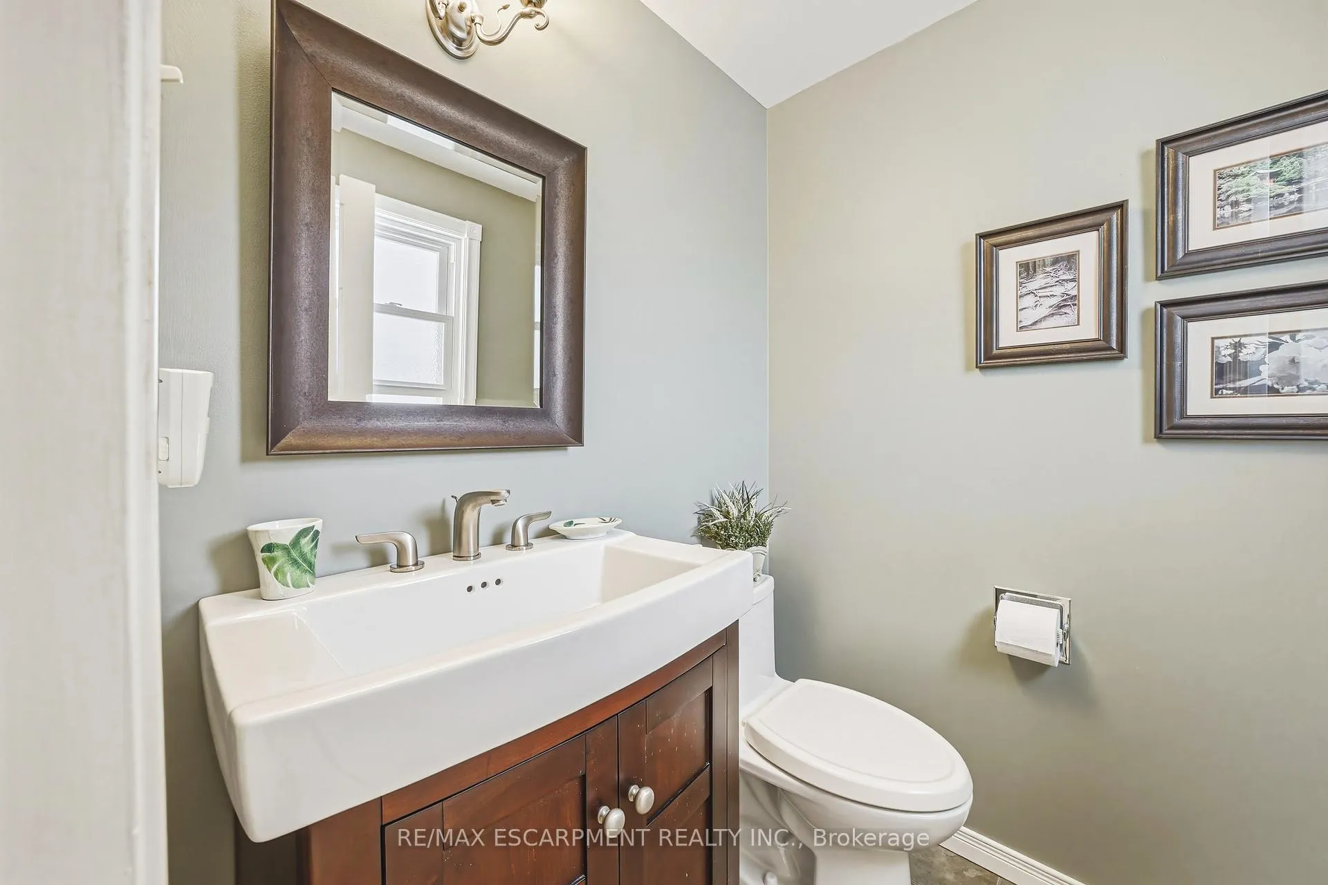 Photo 25 of 577 Tomahawk Crescent, Hamilton, Ancaster — HOMEH