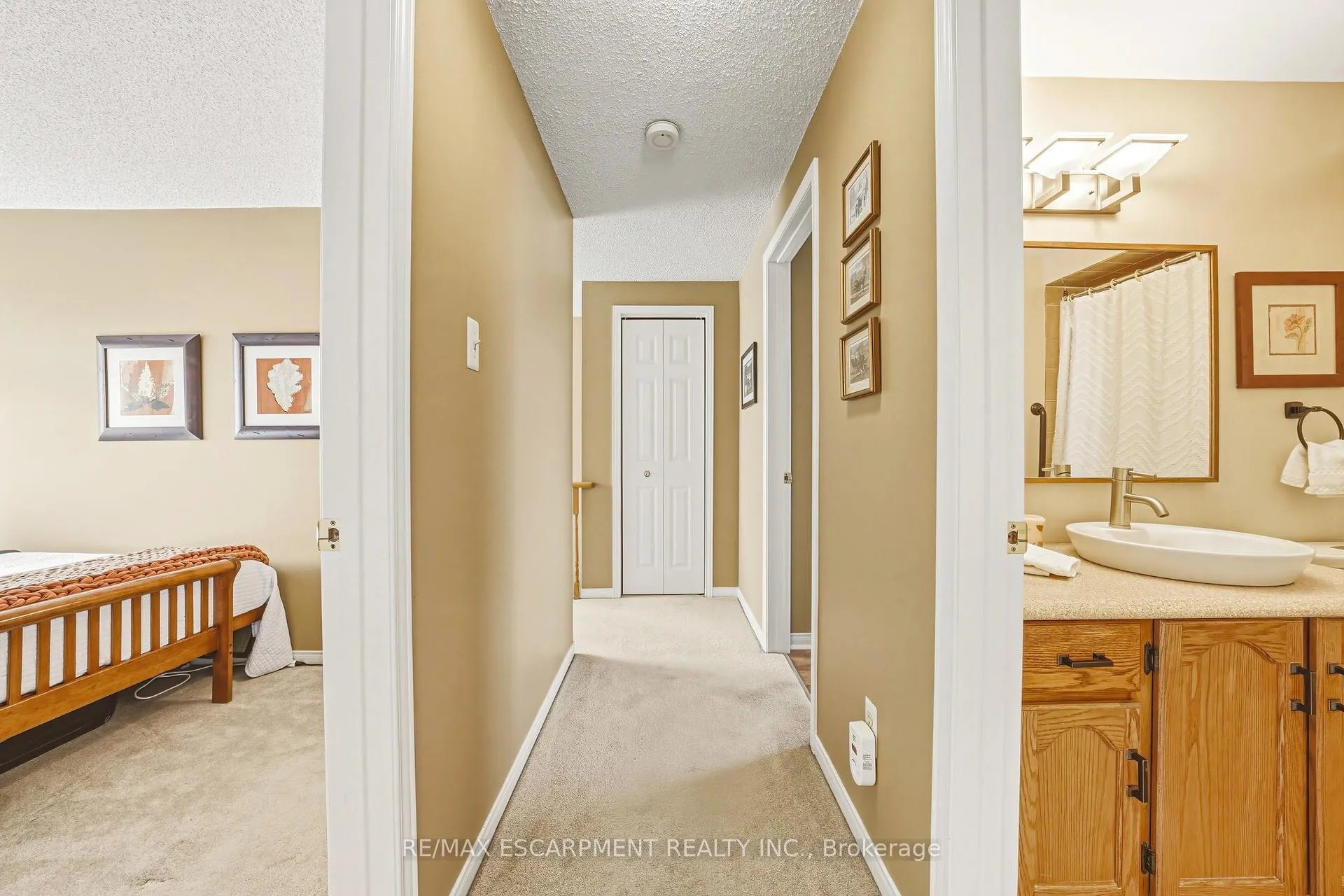 Photo 29 of 577 Tomahawk Crescent, Hamilton, Ancaster — HOMEH