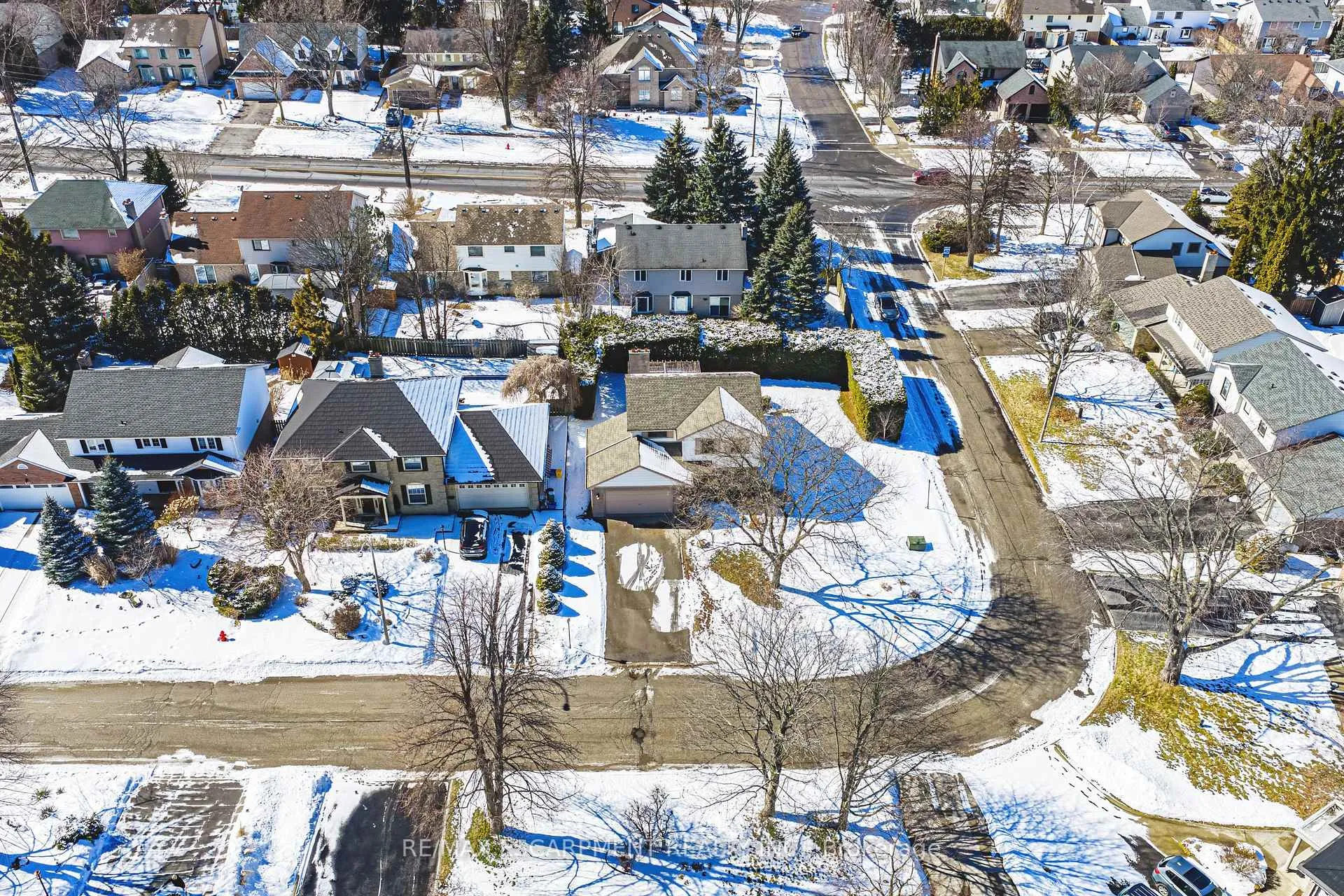 Photo 37 of 577 Tomahawk Crescent, Hamilton, Ancaster — HOMEH