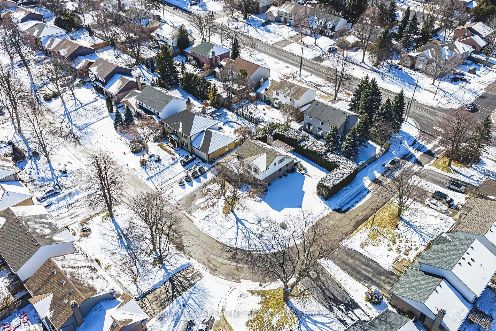 Photo 38 of 577 Tomahawk Crescent, Hamilton, Ancaster — HOMEH