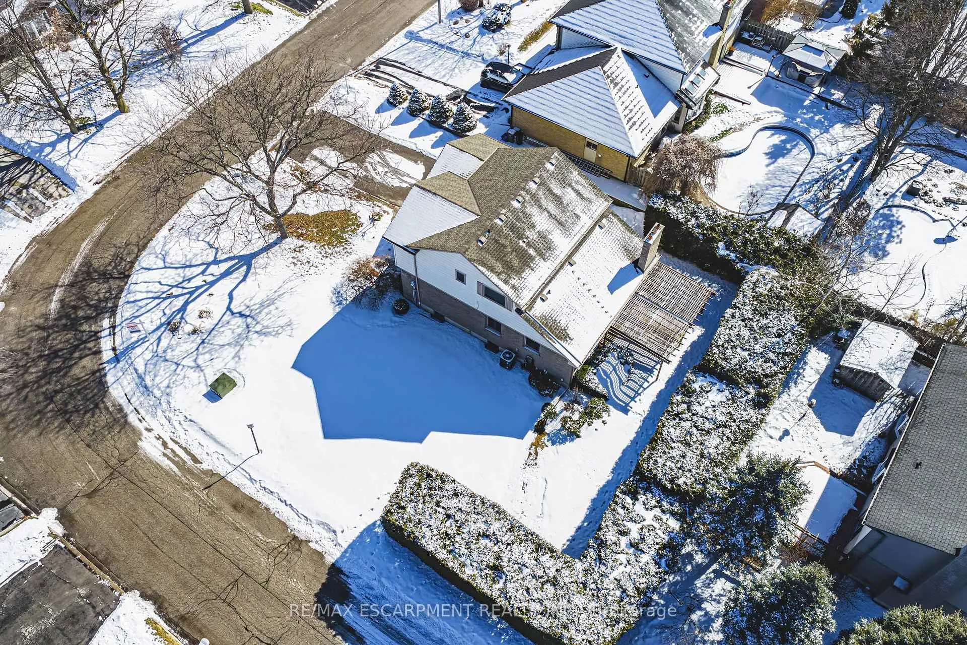 Photo 39 of 577 Tomahawk Crescent, Hamilton, Ancaster — HOMEH