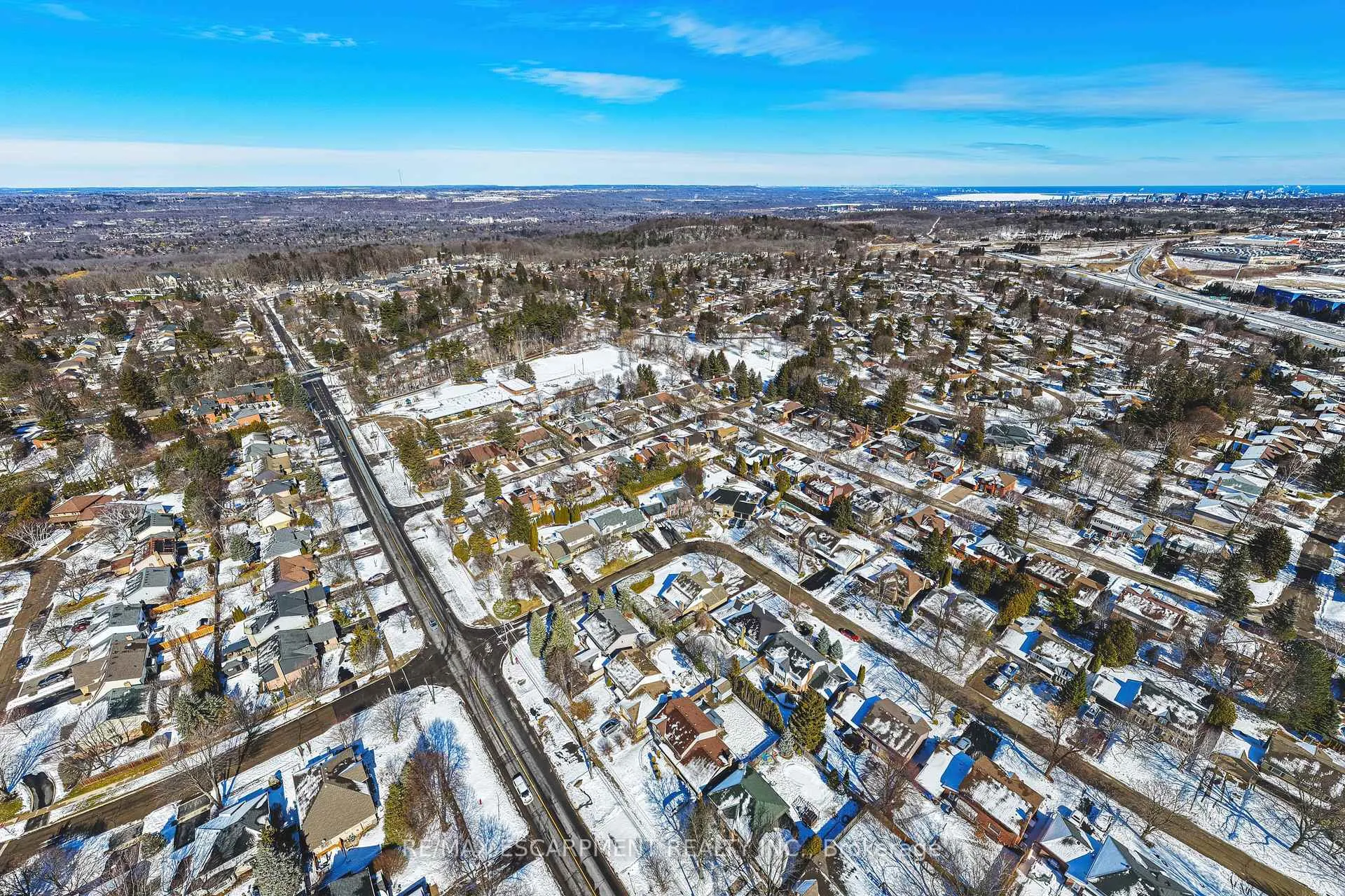 Photo 42 of 577 Tomahawk Crescent, Hamilton, Ancaster — HOMEH