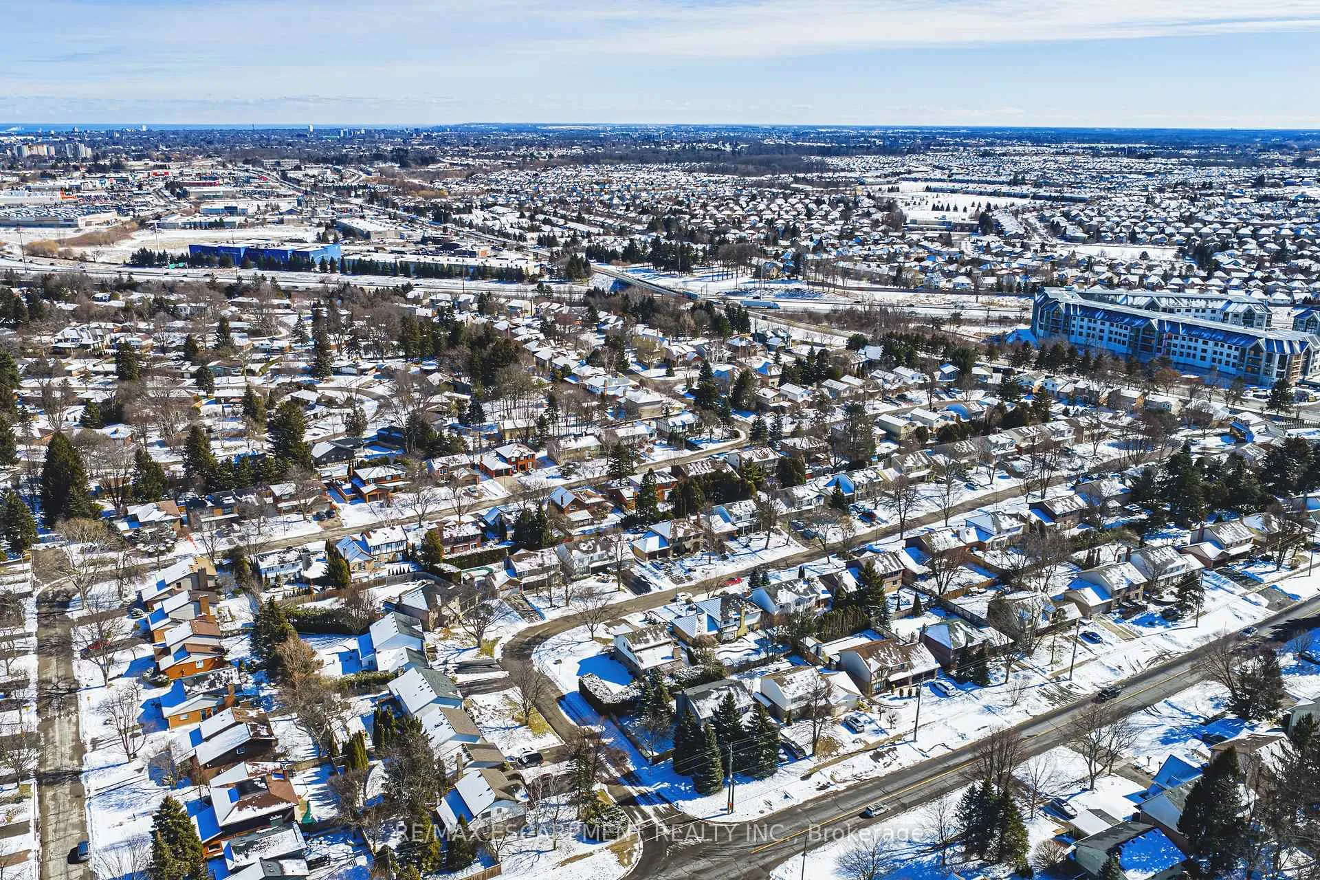 Photo 43 of 577 Tomahawk Crescent, Hamilton, Ancaster — HOMEH