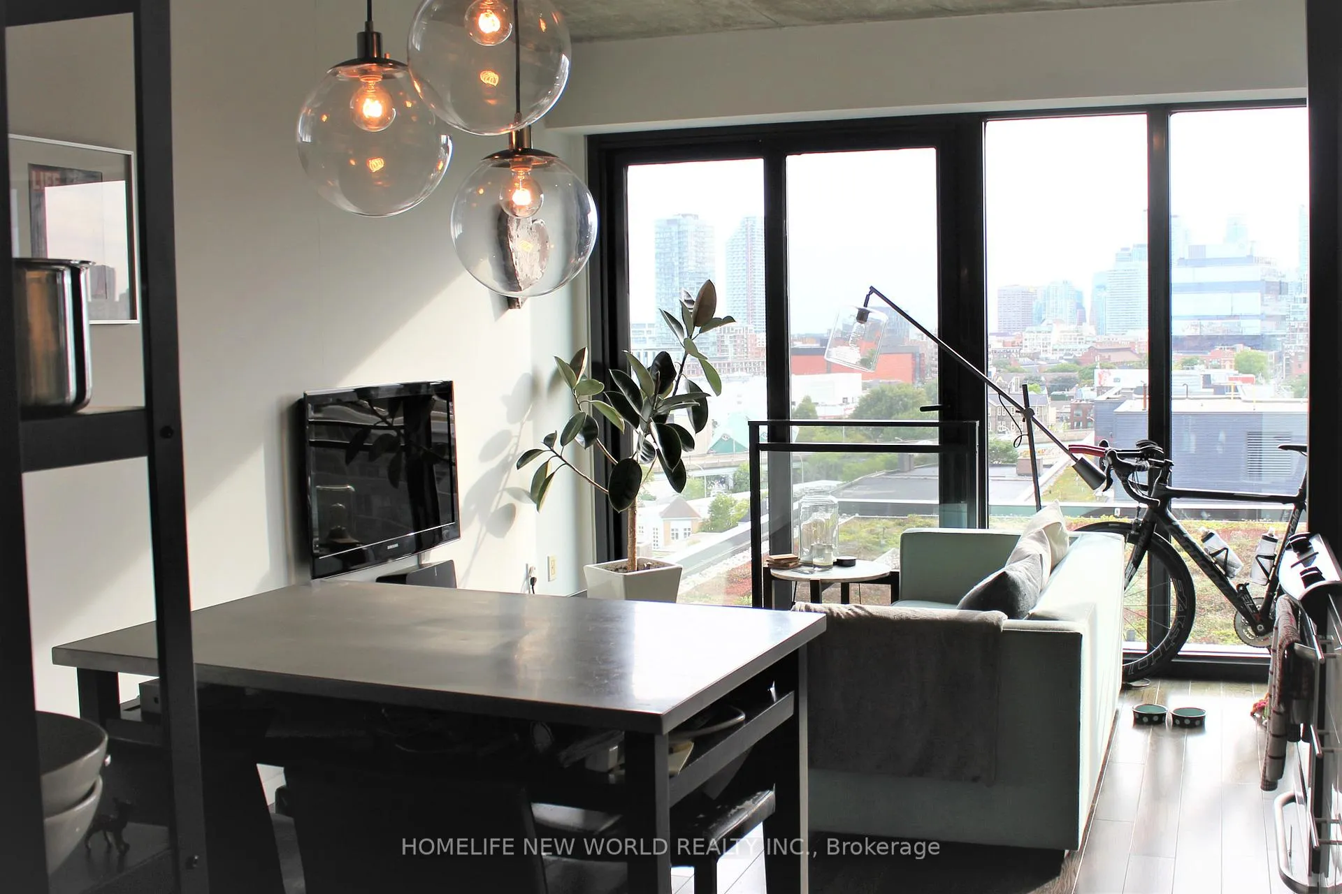 Photo 4 of Unit 1110, 51 Trolley Crescent, Toronto, Moss Park — HOMEH