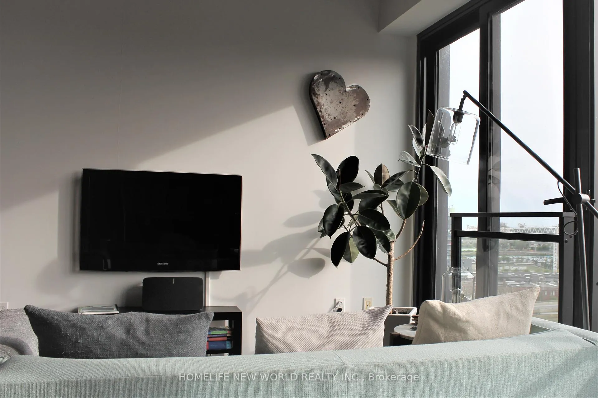 Photo 8 of Unit 1110, 51 Trolley Crescent, Toronto, Moss Park — HOMEH