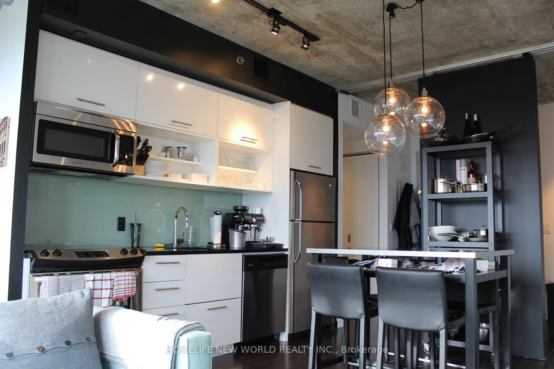 Photo 10 of Unit 1110, 51 Trolley Crescent, Toronto, Moss Park — HOMEH