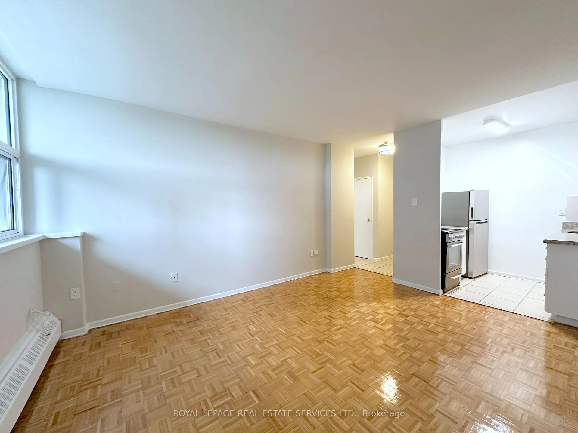 Photo 2 of Unit 716, 135 Rose Avenue, Toronto, North St. James Town — HOMEH