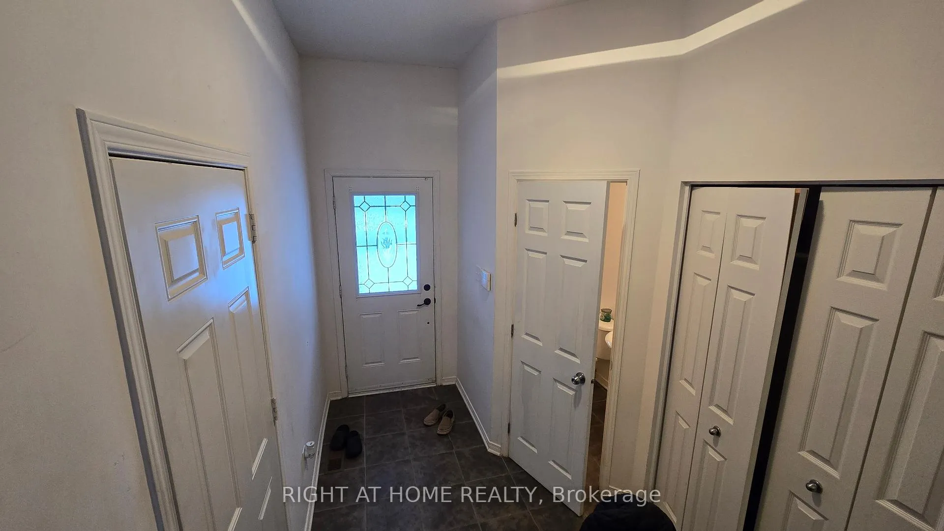 Photo 3 of 119 Romina Street, Ottawa, Kanata - Emerald Meadows/Trailwest — HOMEH