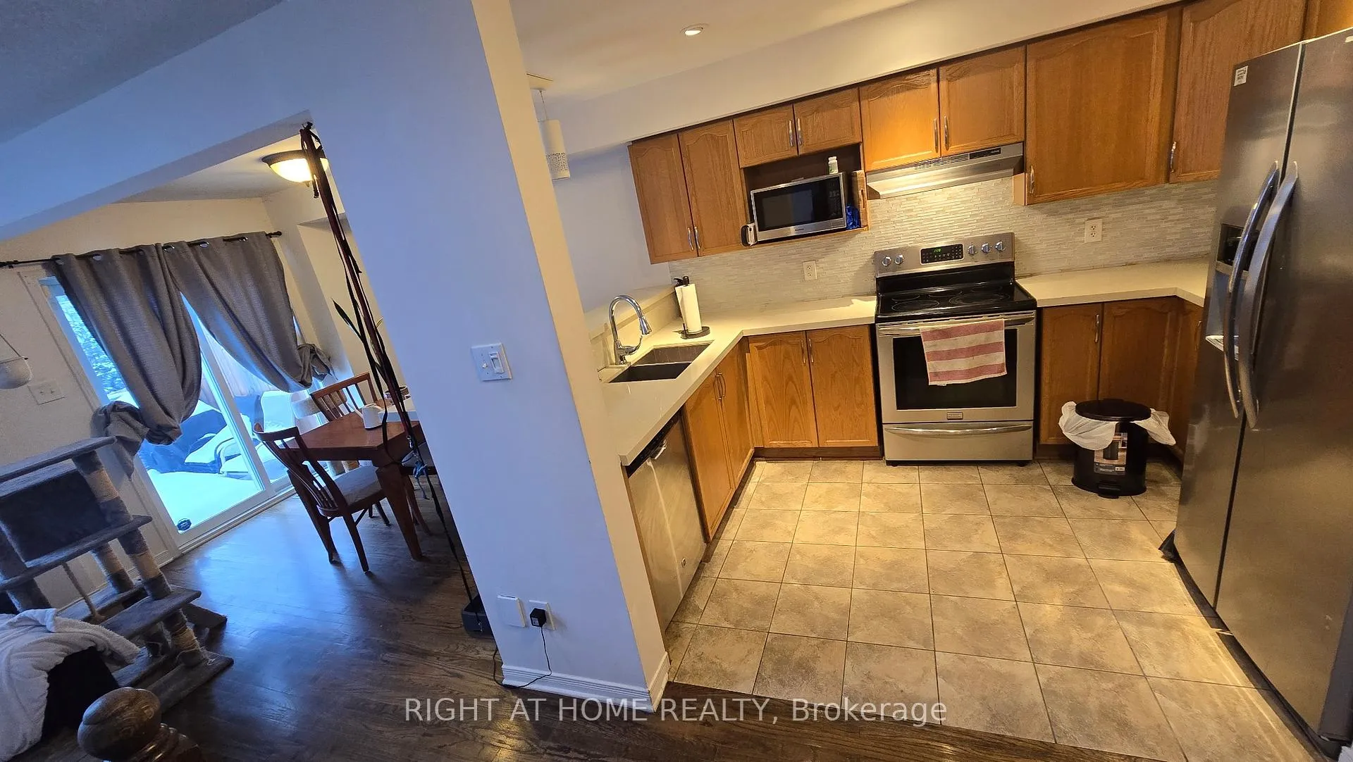 Photo 9 of 119 Romina Street, Ottawa, Kanata - Emerald Meadows/Trailwest — HOMEH