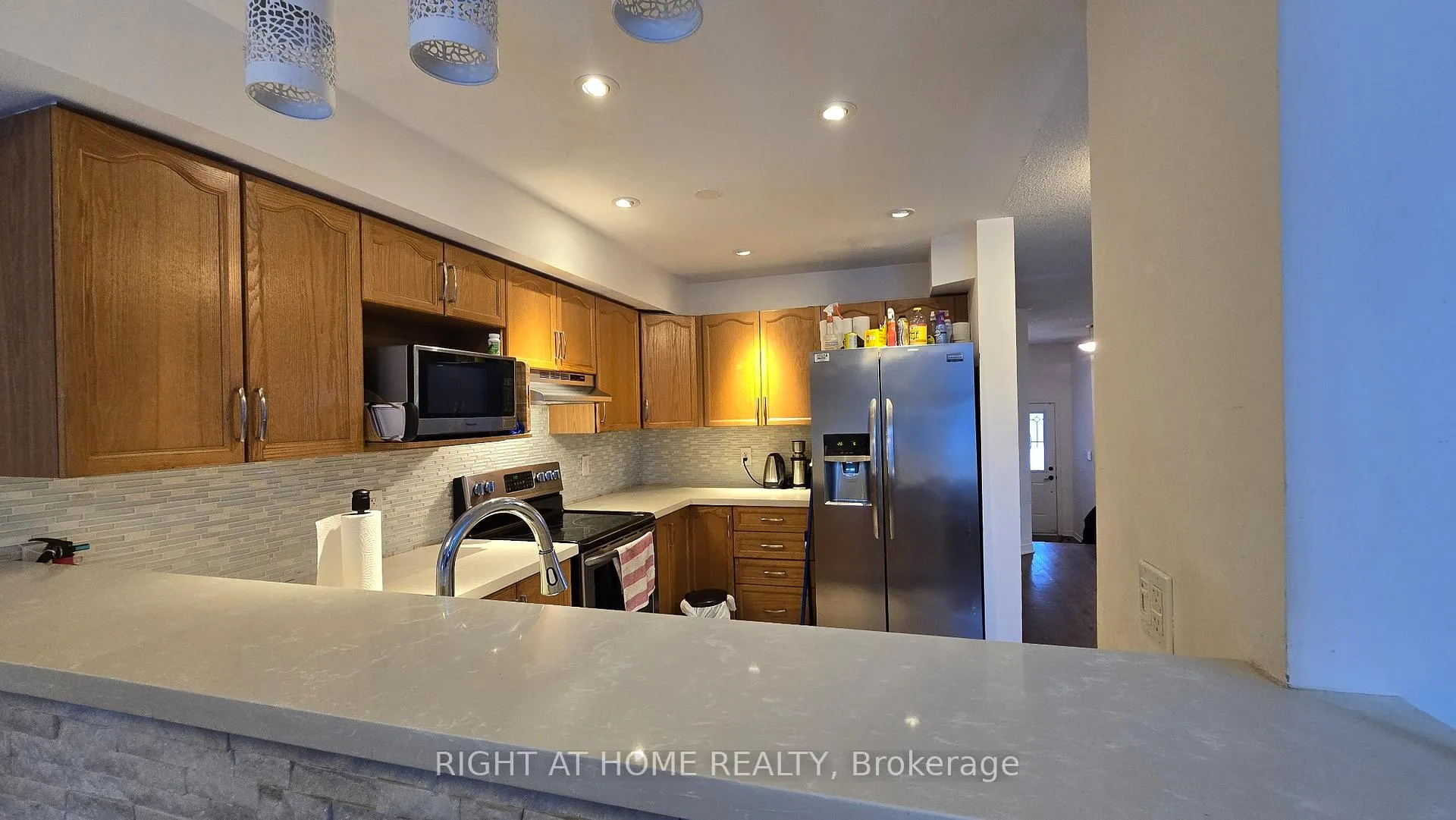 Photo 12 of 119 Romina Street, Ottawa, Kanata - Emerald Meadows/Trailwest — HOMEH