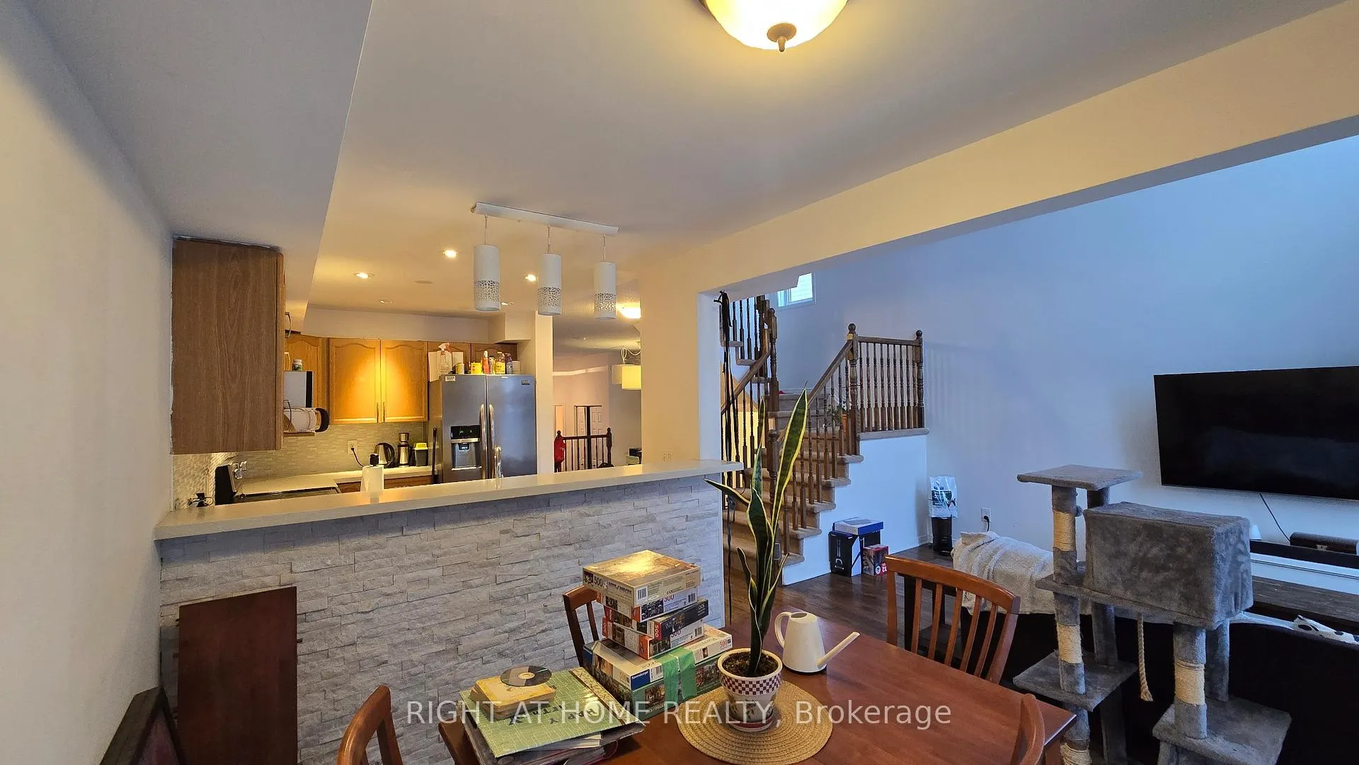 Photo 16 of 119 Romina Street, Ottawa, Kanata - Emerald Meadows/Trailwest — HOMEH