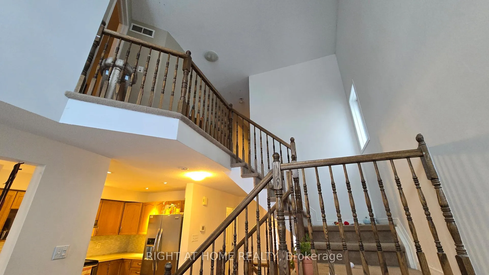Photo 17 of 119 Romina Street, Ottawa, Kanata - Emerald Meadows/Trailwest — HOMEH