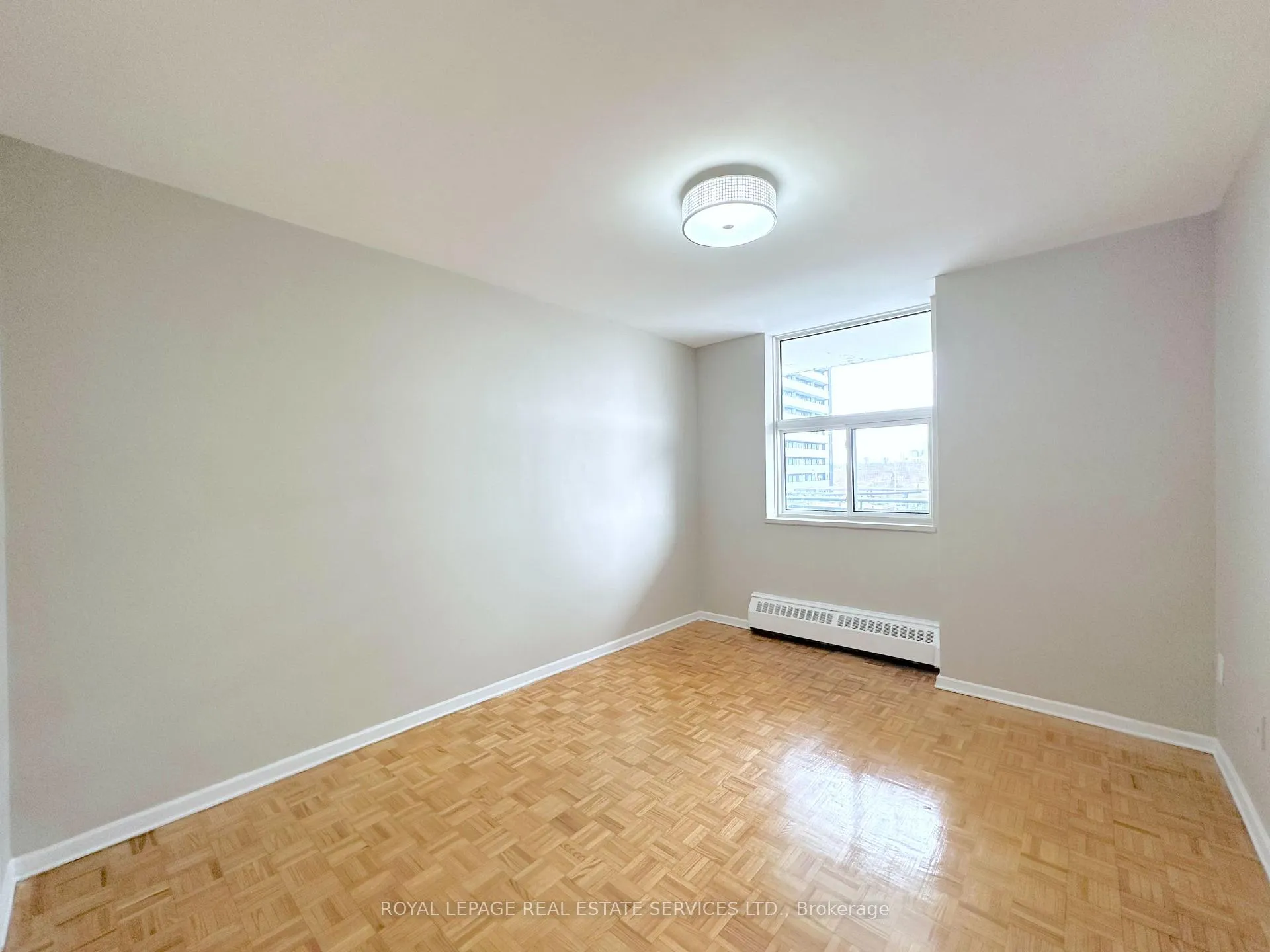 Photo 4 of Unit 909, 99 Howard Street, Toronto, North St. James Town — HOMEH