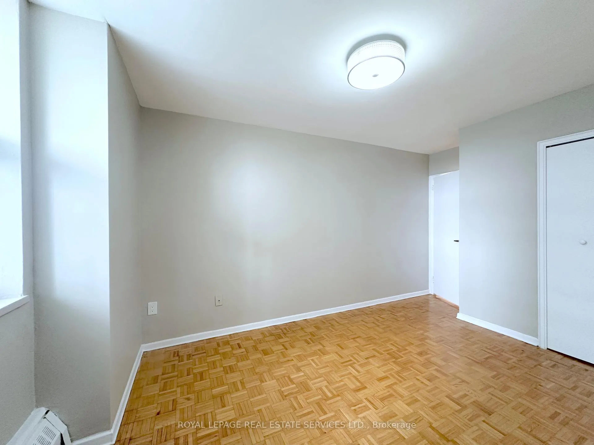 Photo 5 of Unit 909, 99 Howard Street, Toronto, North St. James Town — HOMEH