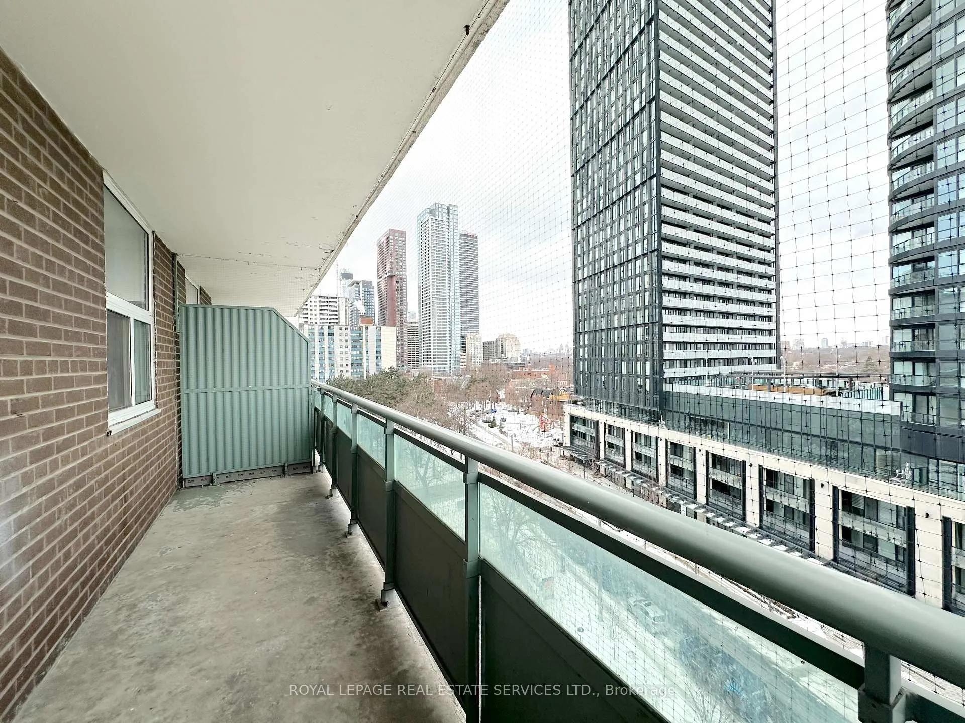 Photo 10 of Unit 909, 99 Howard Street, Toronto, North St. James Town — HOMEH