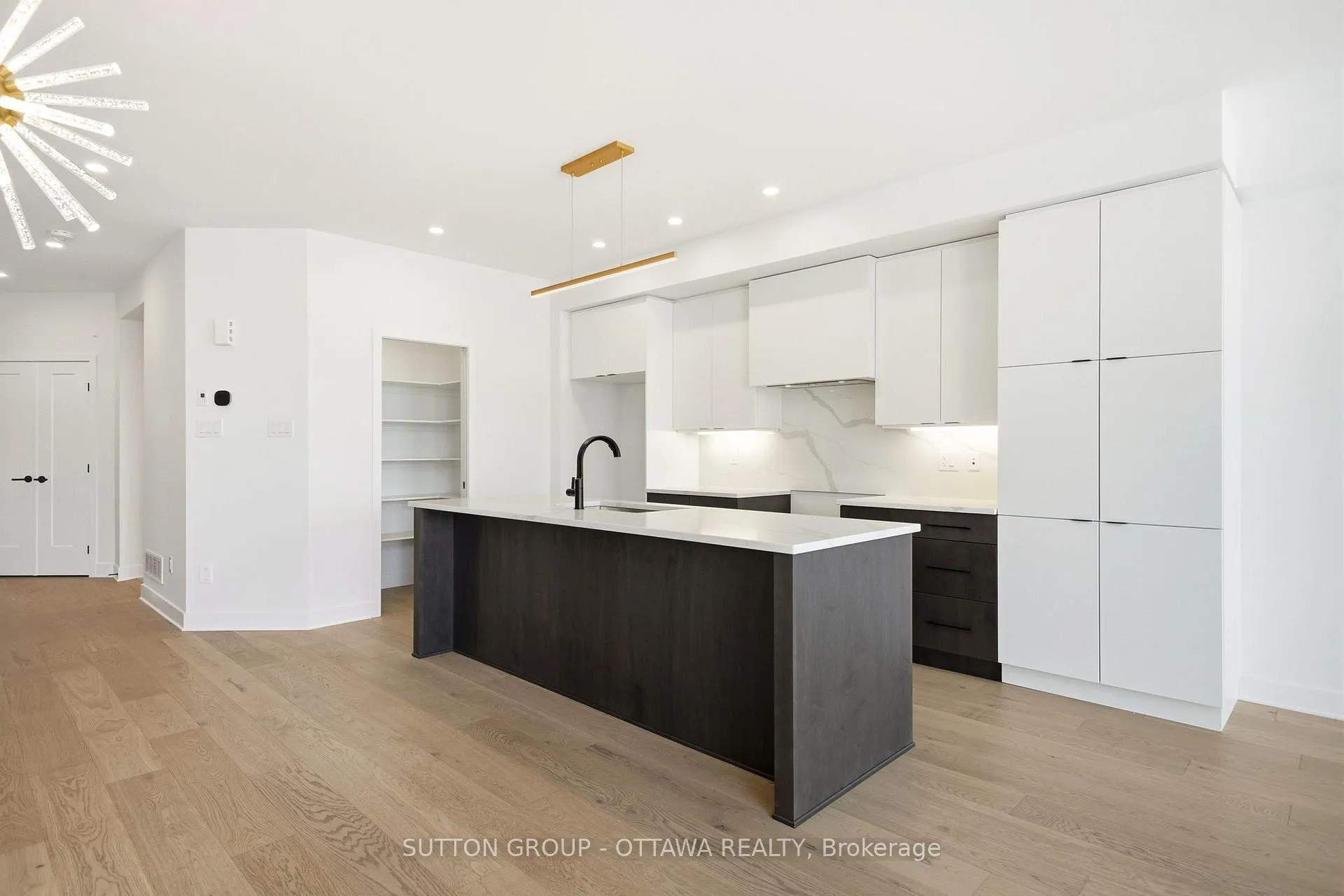 Photo 10 of 138 Shuttleworth Drive, Ottawa, Leitrim — HOMEH