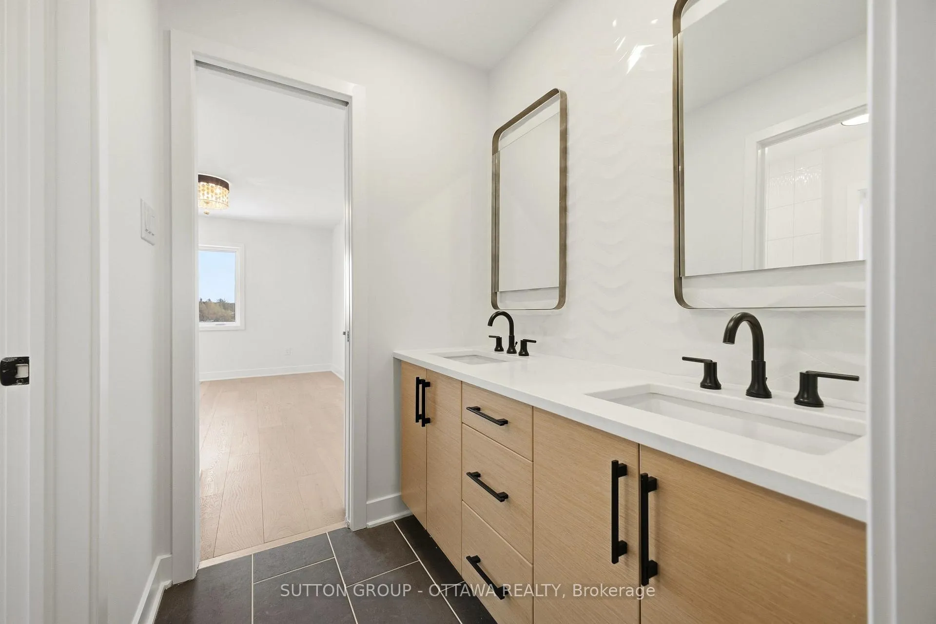 Photo 25 of 138 Shuttleworth Drive, Ottawa, Leitrim — HOMEH