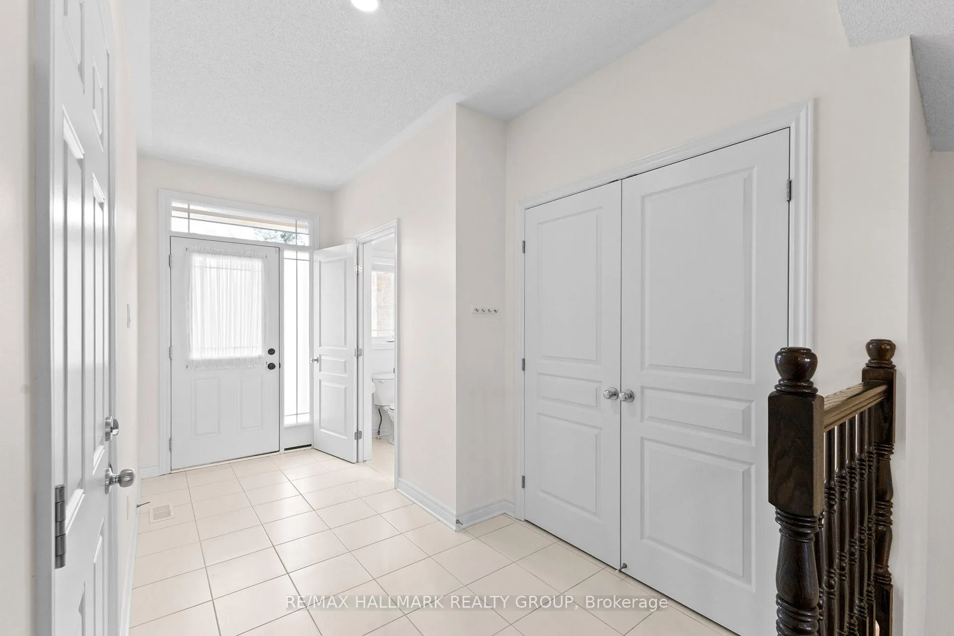 Photo 3 of 420 Barrick Hill Road, Ottawa, Kanata - Emerald Meadows/Trailwest — HOMEH