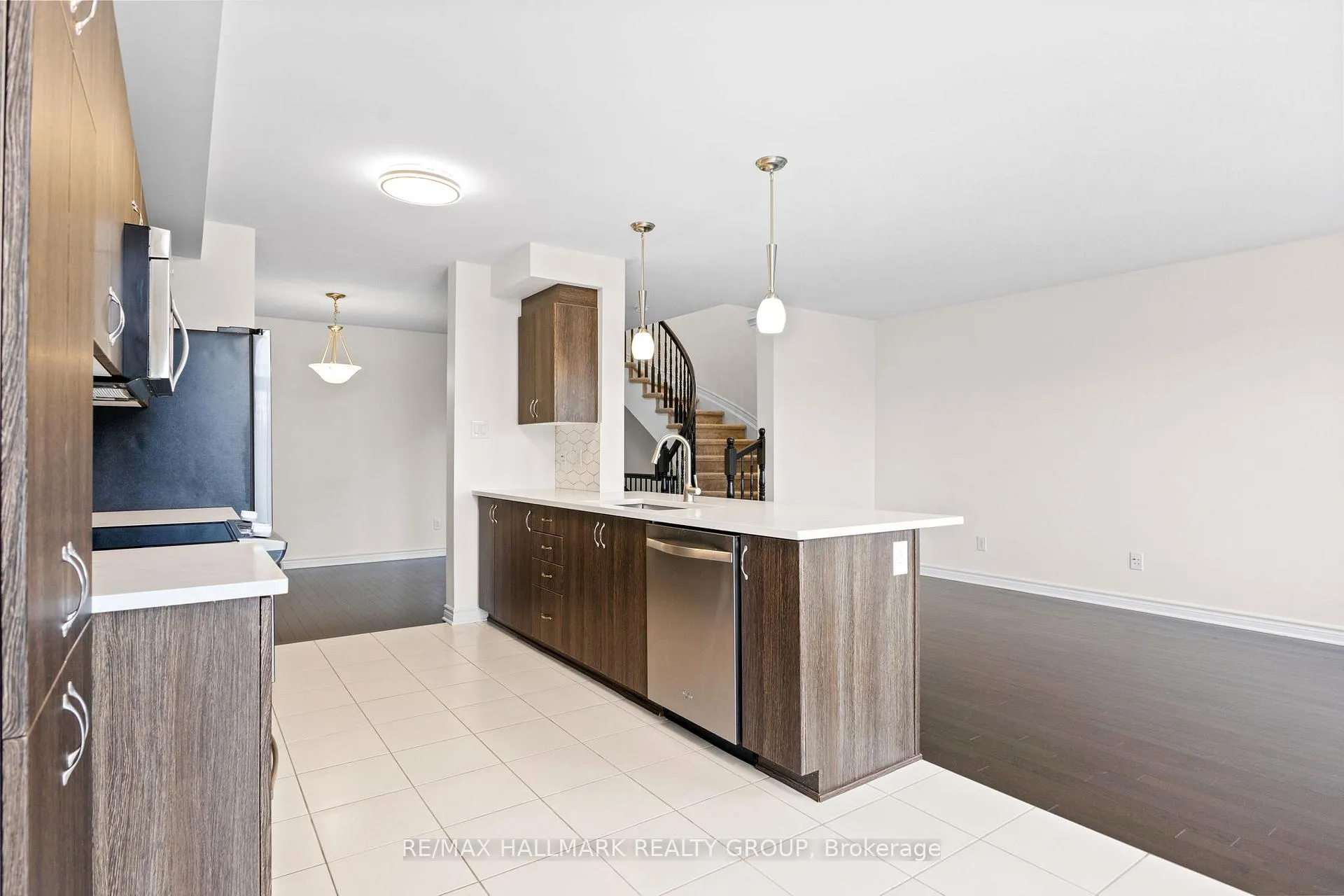 Photo 12 of 420 Barrick Hill Road, Ottawa, Kanata - Emerald Meadows/Trailwest — HOMEH
