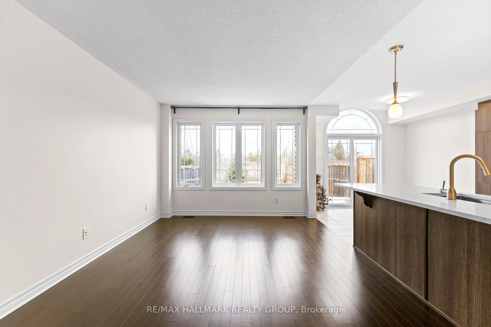 Photo 16 of 420 Barrick Hill Road, Ottawa, Kanata - Emerald Meadows/Trailwest — HOMEH