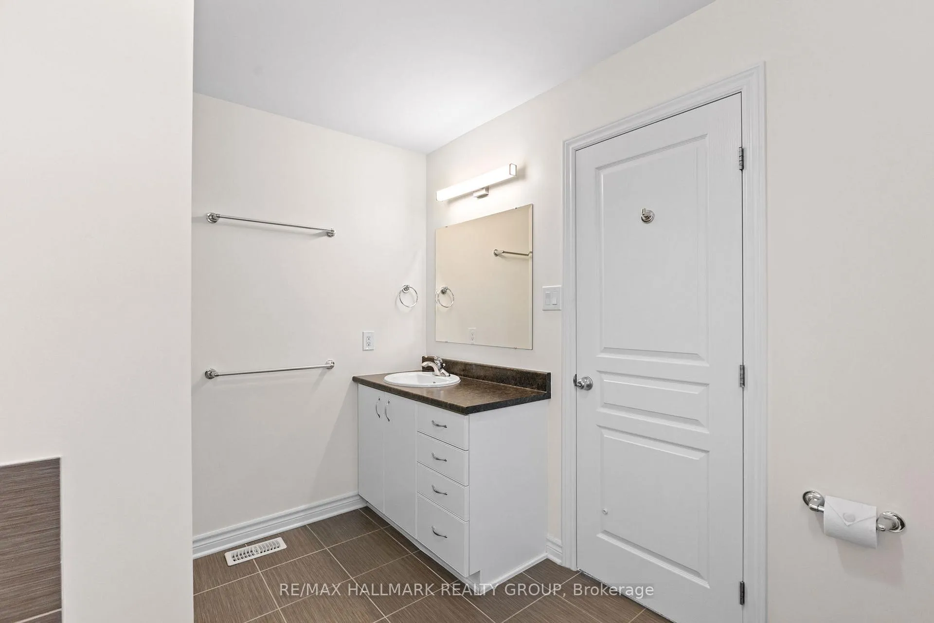 Photo 24 of 420 Barrick Hill Road, Ottawa, Kanata - Emerald Meadows/Trailwest — HOMEH