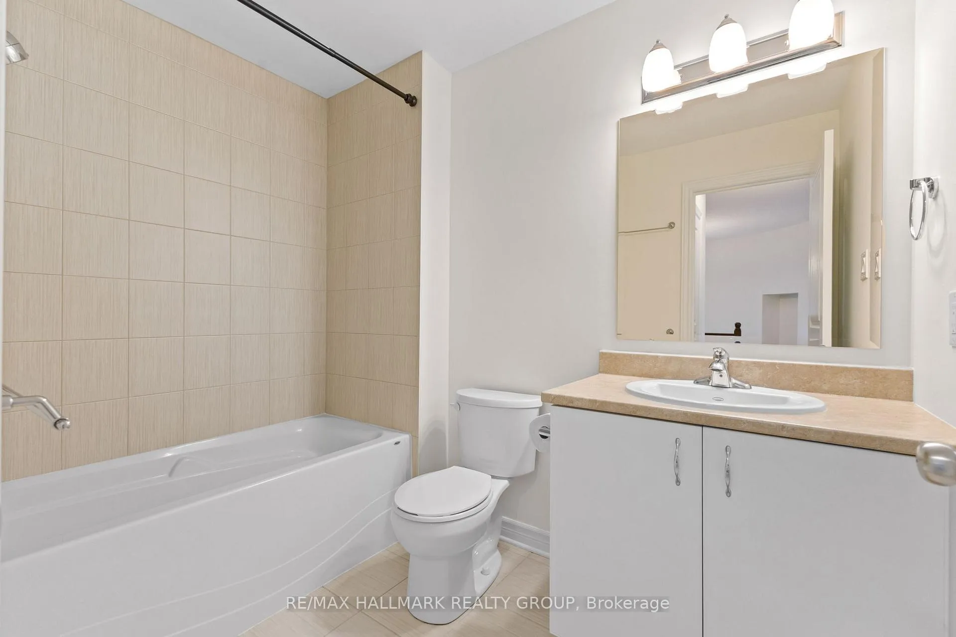Photo 32 of 420 Barrick Hill Road, Ottawa, Kanata - Emerald Meadows/Trailwest — HOMEH