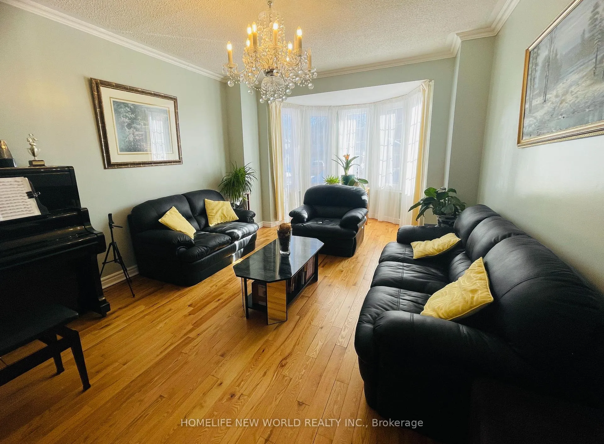 Photo 2 of 32 Halstead Drive, Markham, Unionville — HOMEH
