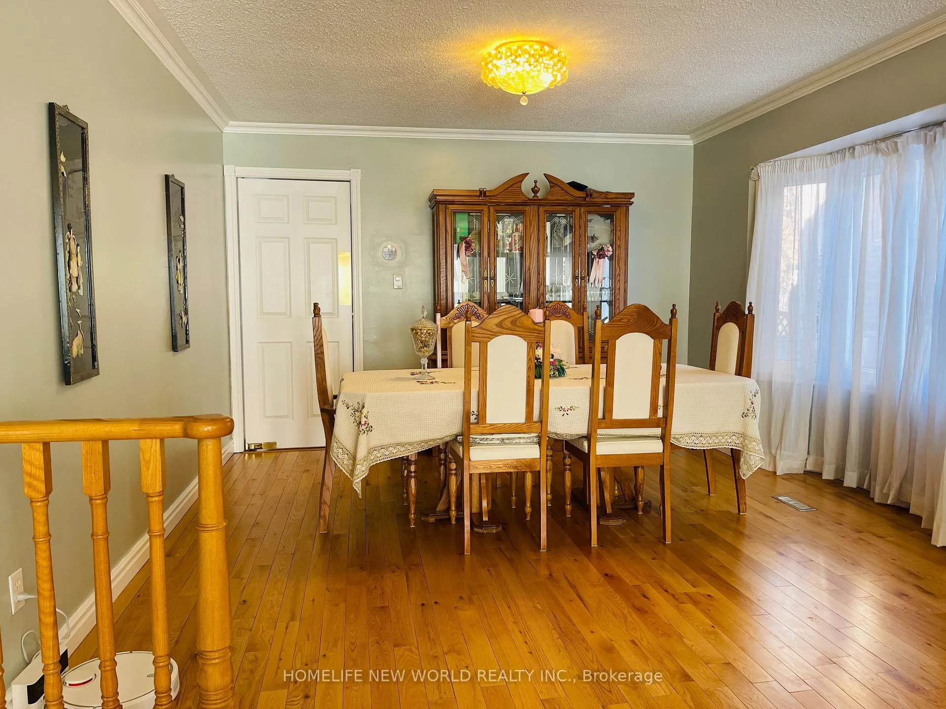 Photo 3 of 32 Halstead Drive, Markham, Unionville — HOMEH
