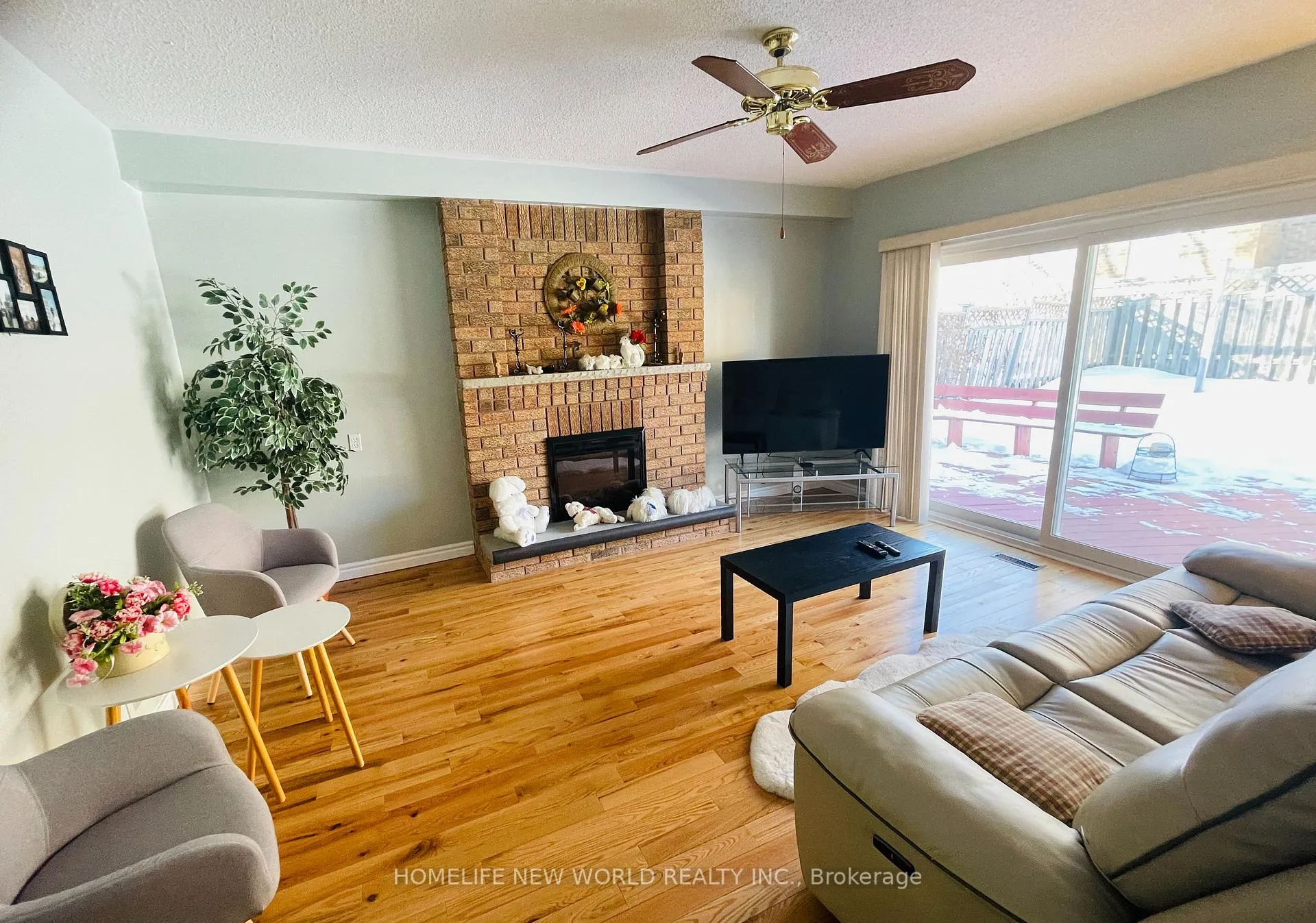 Photo 4 of 32 Halstead Drive, Markham, Unionville — HOMEH