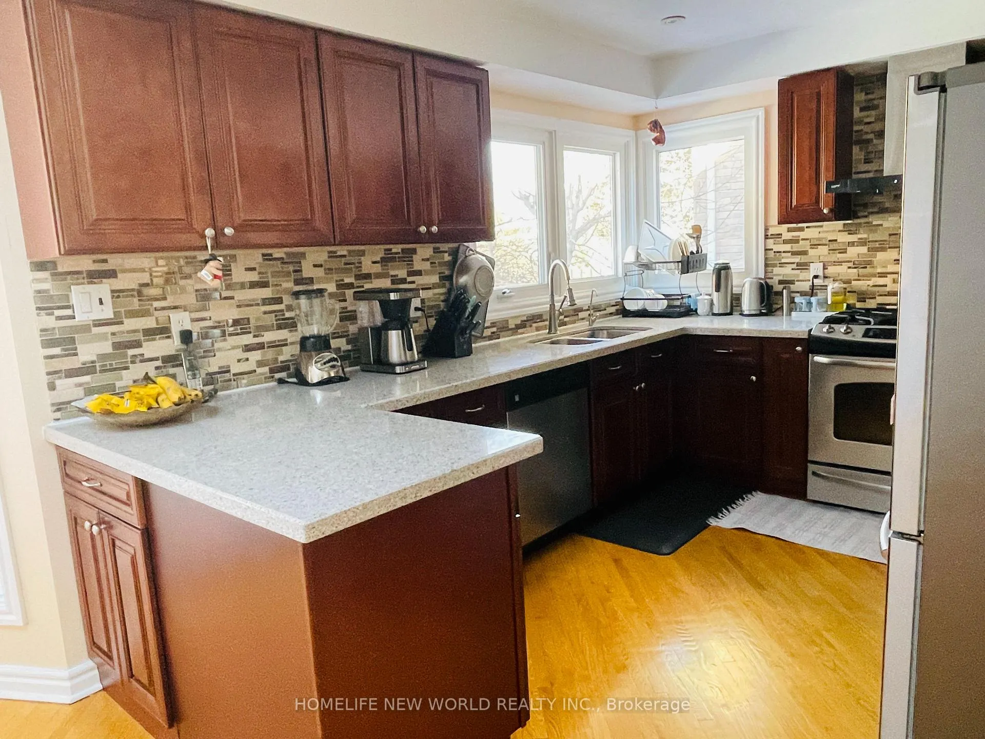 Photo 7 of 32 Halstead Drive, Markham, Unionville — HOMEH