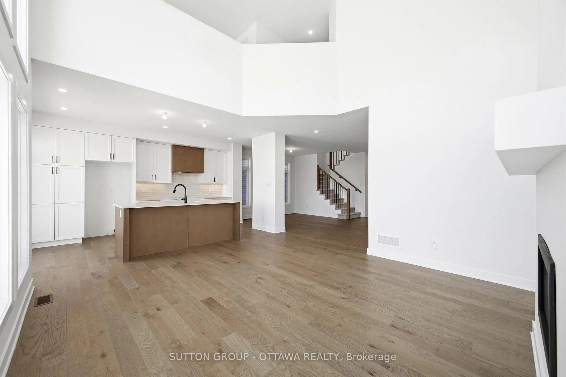 Photo 12 of 142 Shuttleworth Drive, Ottawa, Leitrim — HOMEH