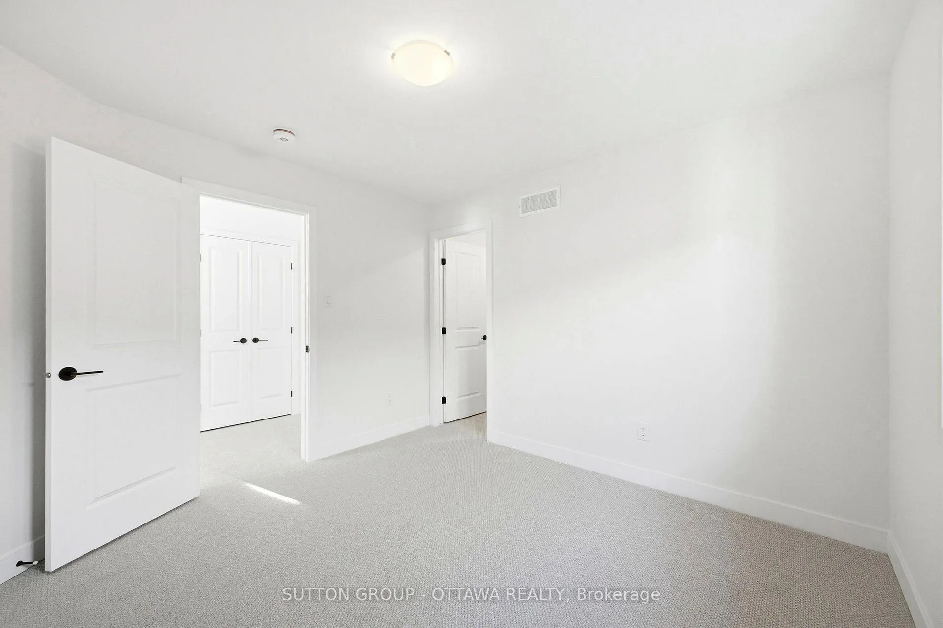 Photo 22 of 142 Shuttleworth Drive, Ottawa, Leitrim — HOMEH